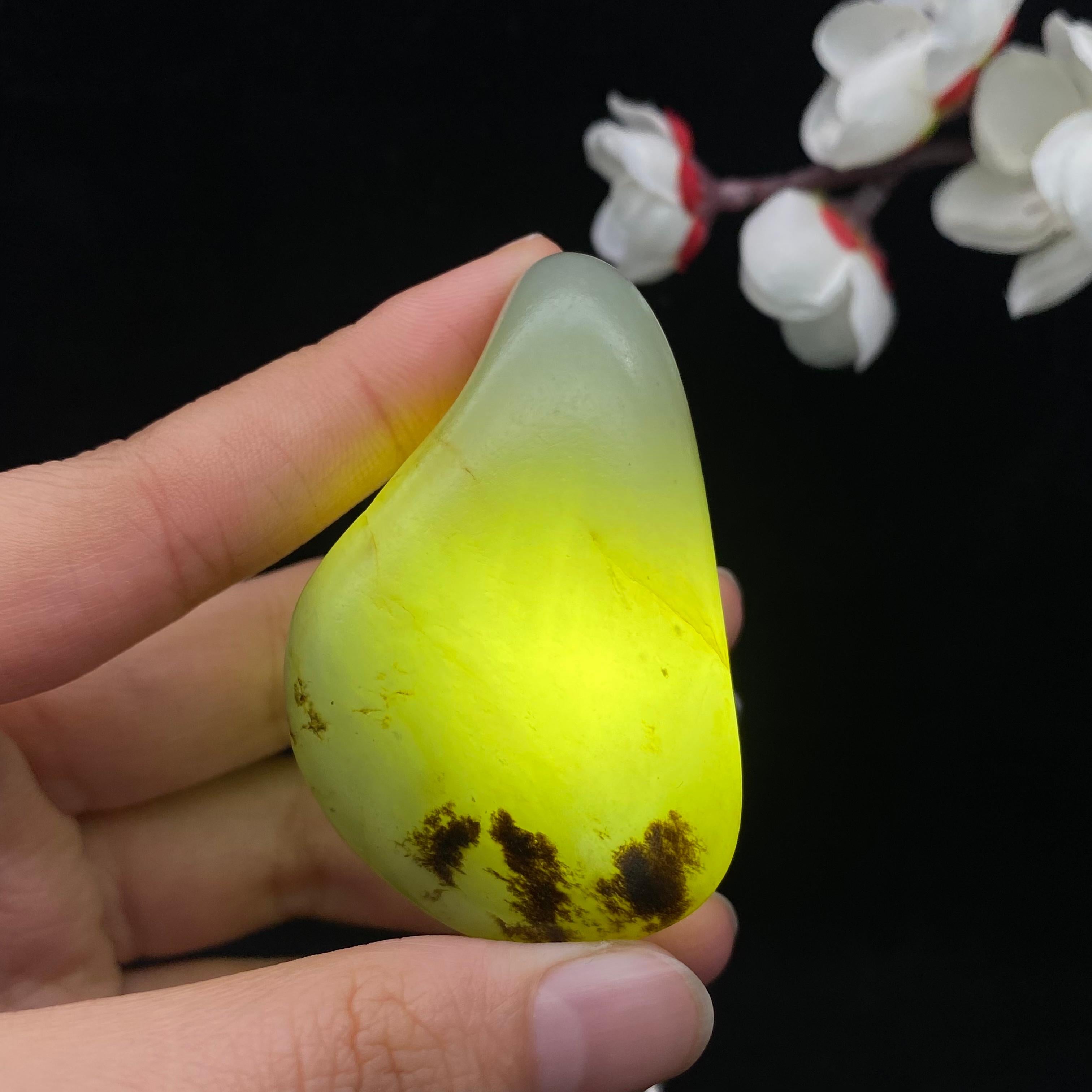 和田玉-秋梨皮籽料原石（54.1g）