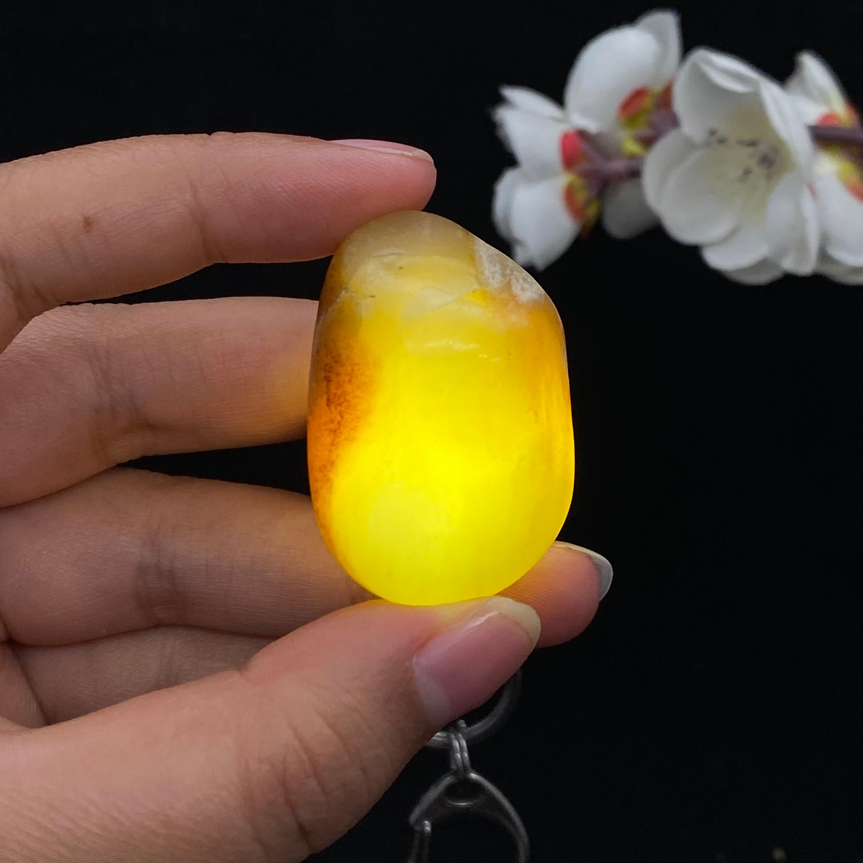 【超值推荐】和田玉聚黄皮籽料挂件（29.2g）