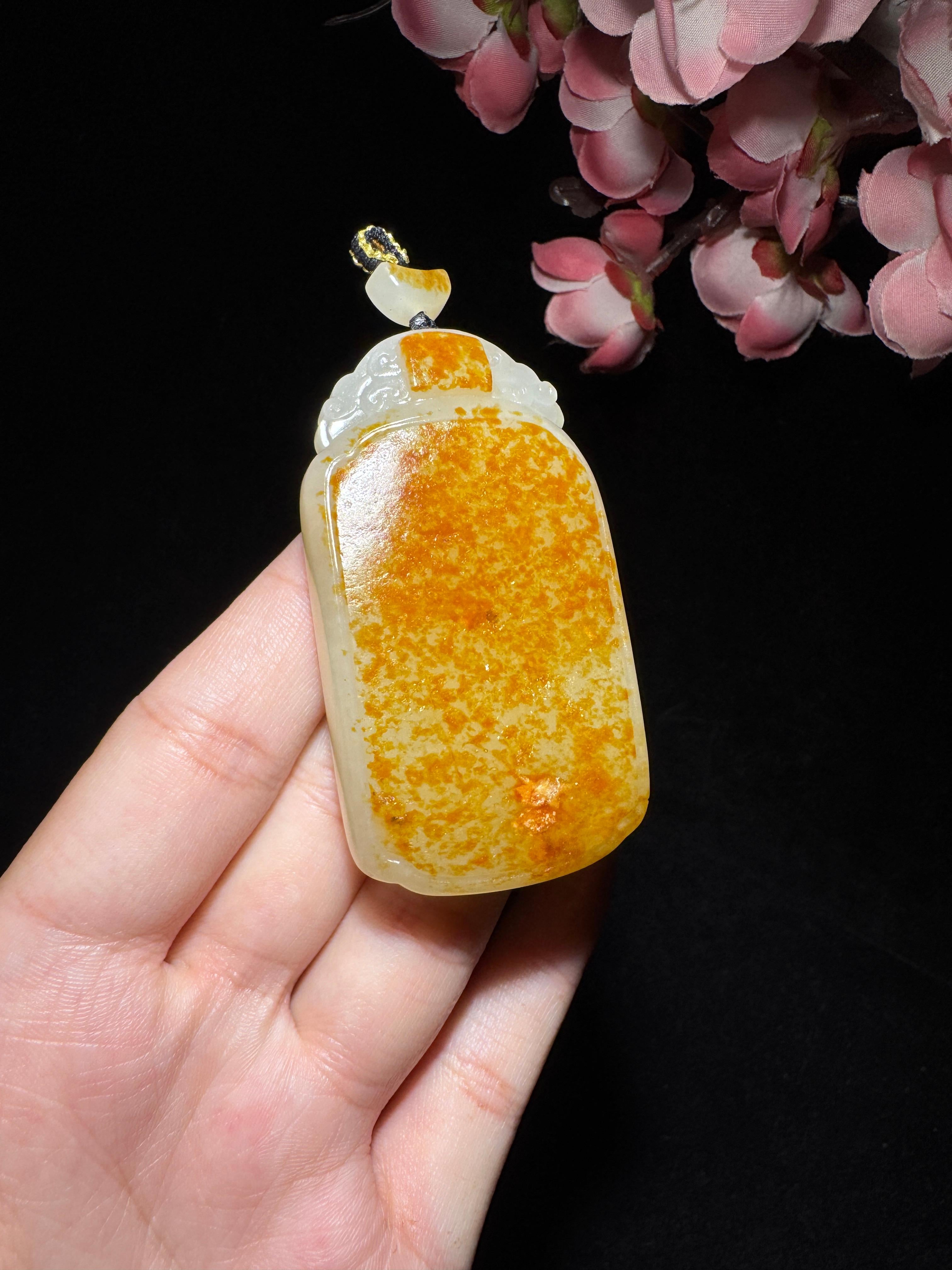 和田玉籽料满皮无事牌（61.7g）