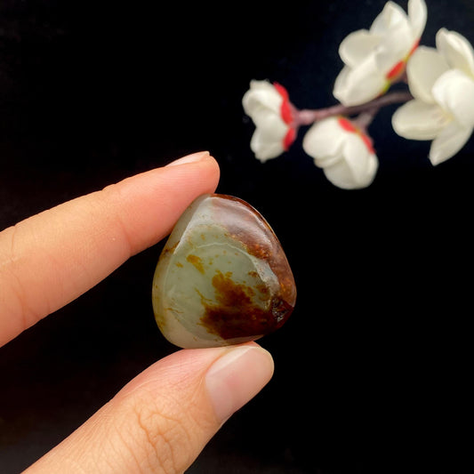 和田玉聚红皮籽料吊坠籽（12.3g）