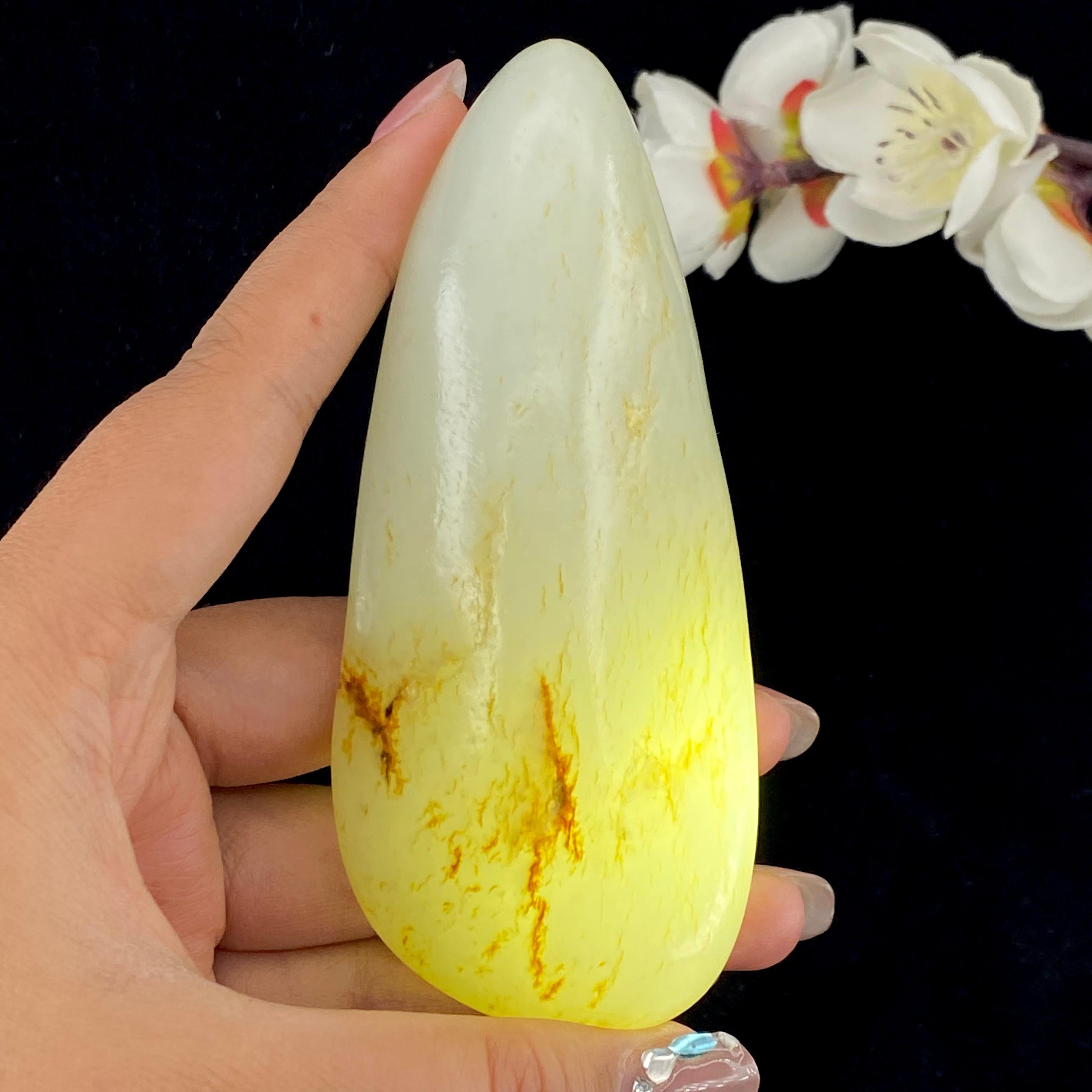 和田玉洒金皮籽料原石（218g）