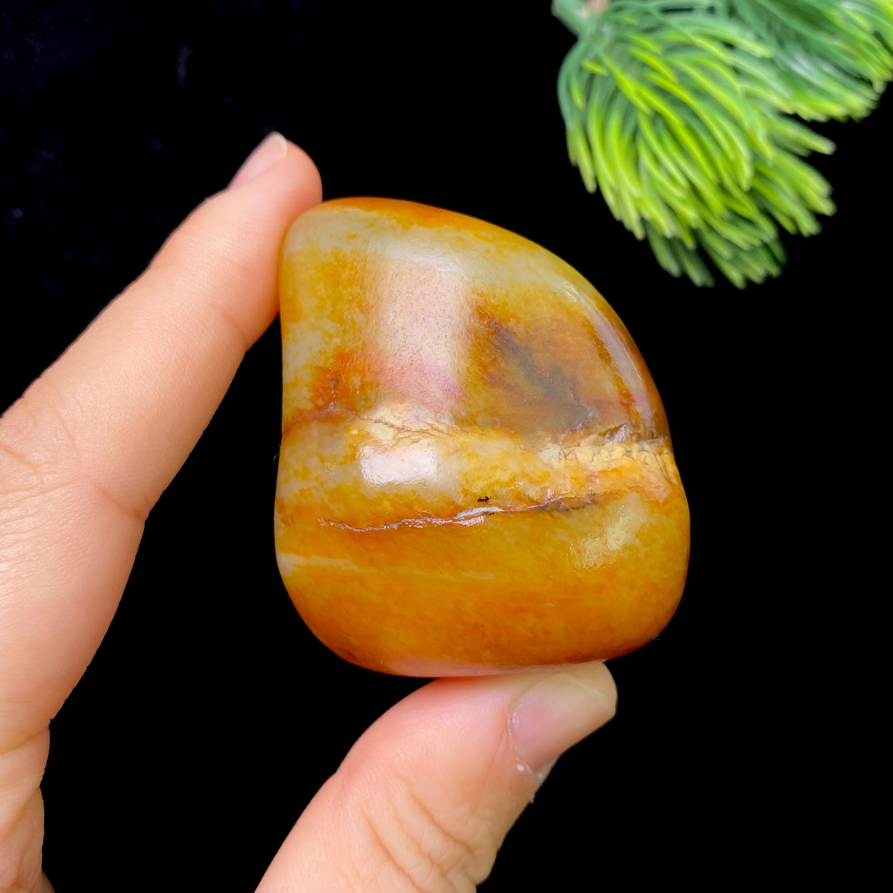 和田玉红沁皮籽料把件（108g）
