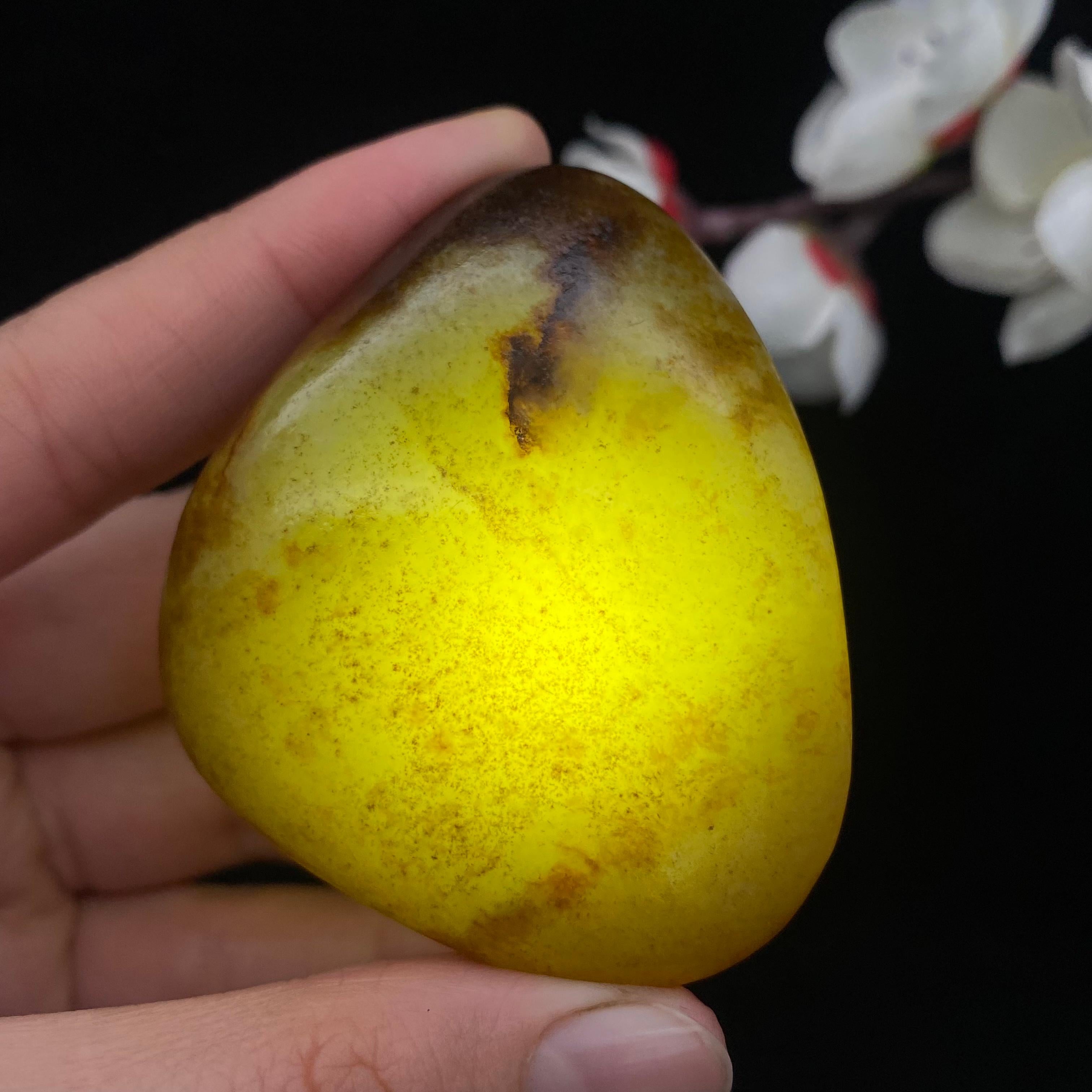 和田玉聚红皮籽料原石（73.1g）