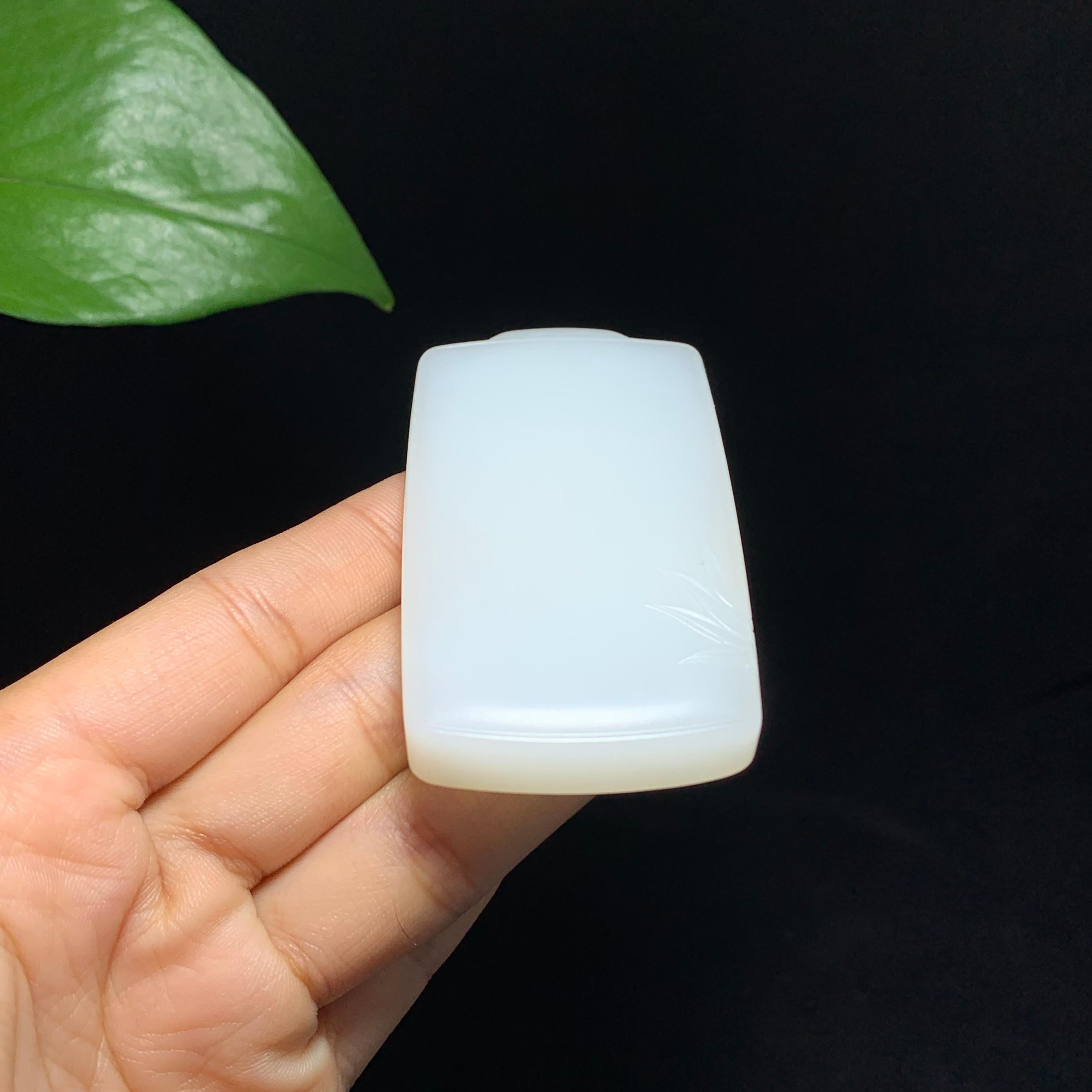 收藏级和田山料羊脂白玉无事牌（72.4g）
