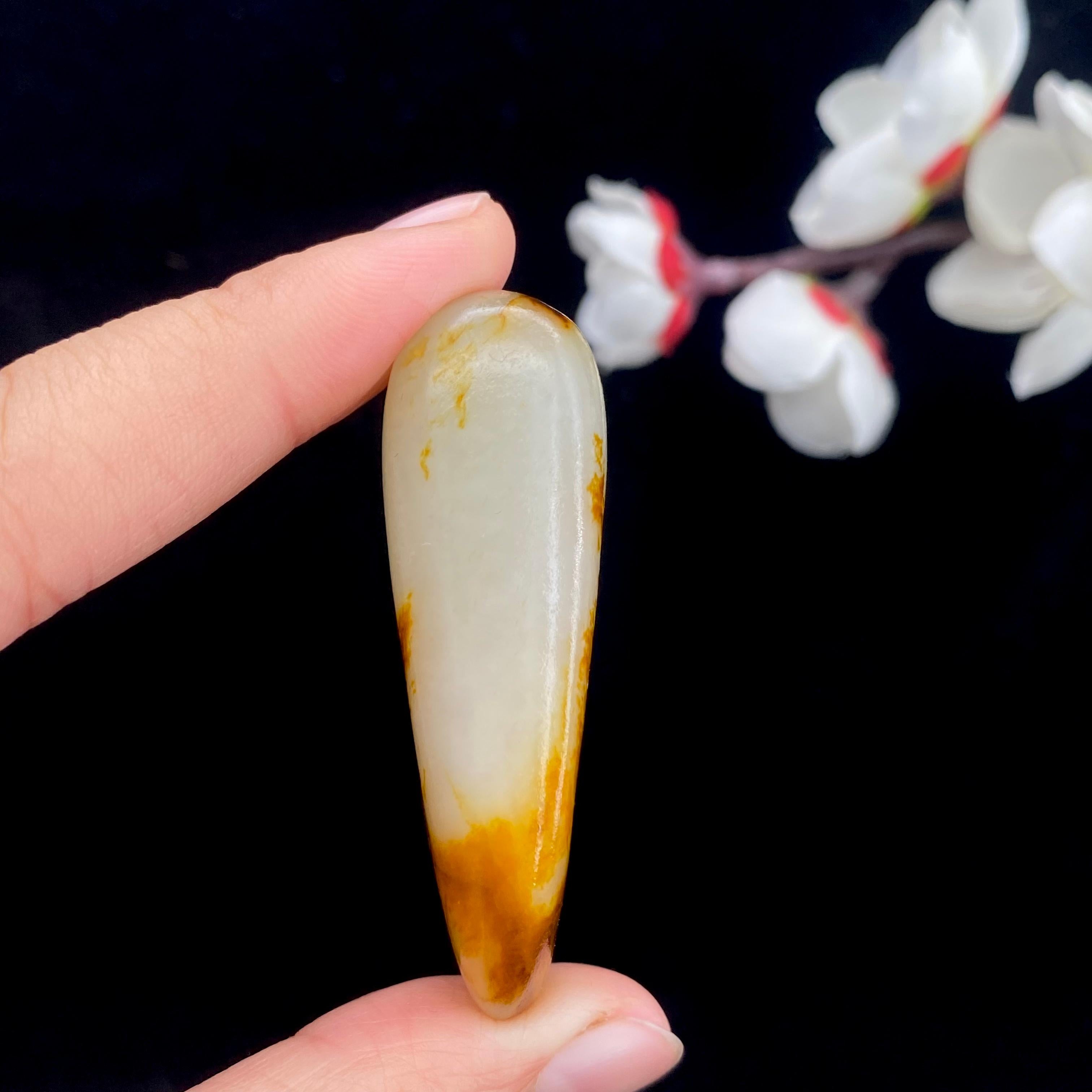 和田玉红皮籽料原石（40.4g）