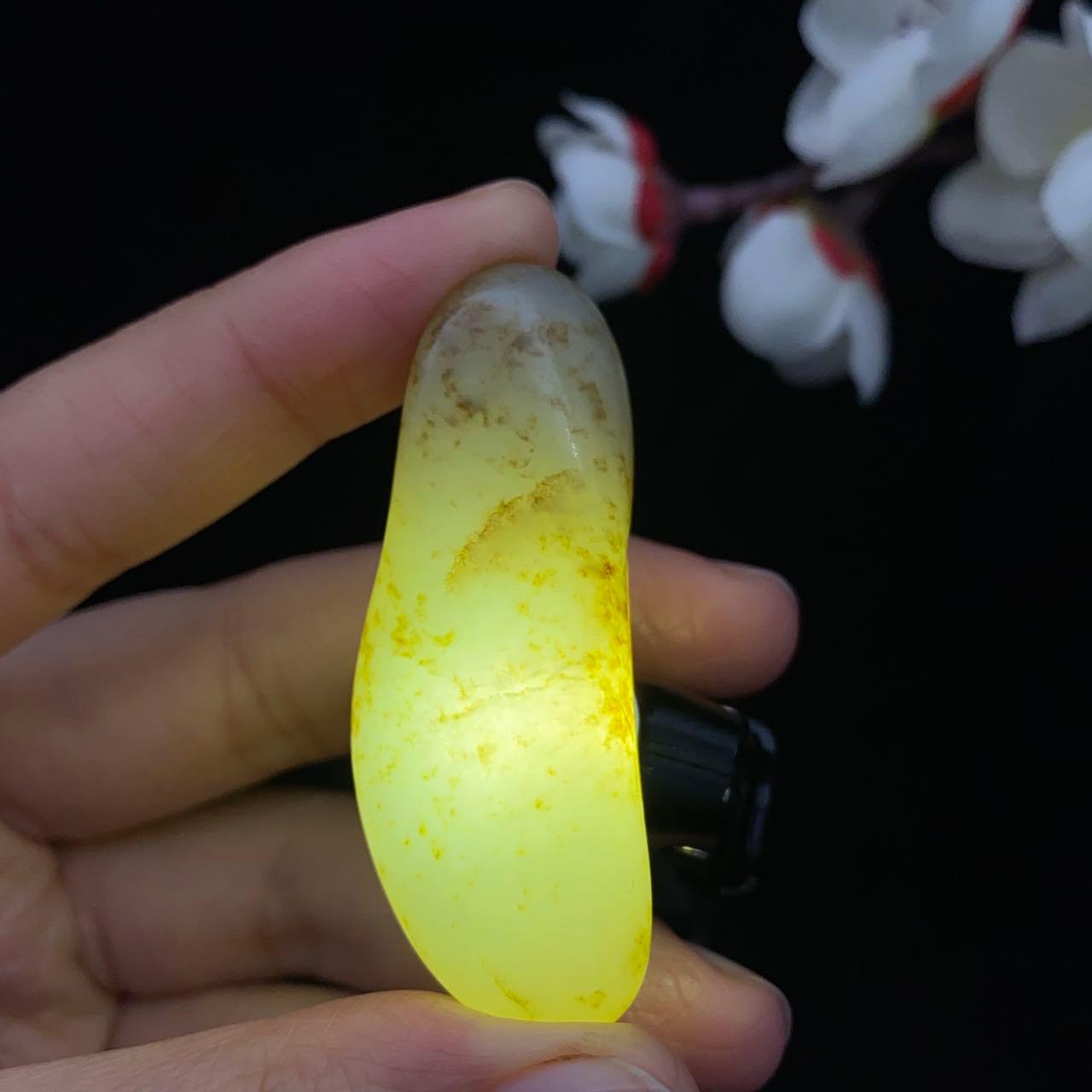 和田玉秋梨皮籽料挂件（19.2g）