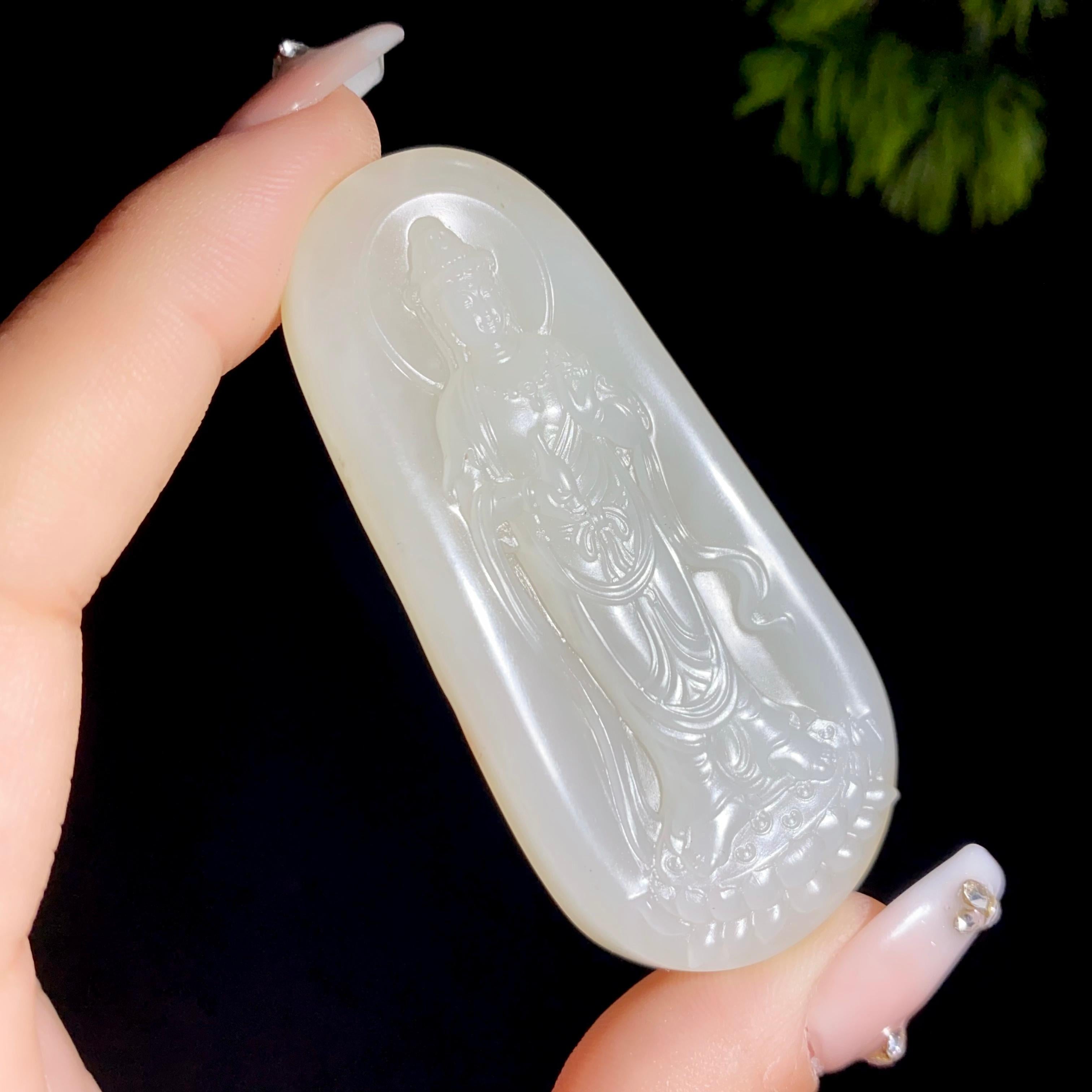 和田玉籽料坐莲观音（30.1g）