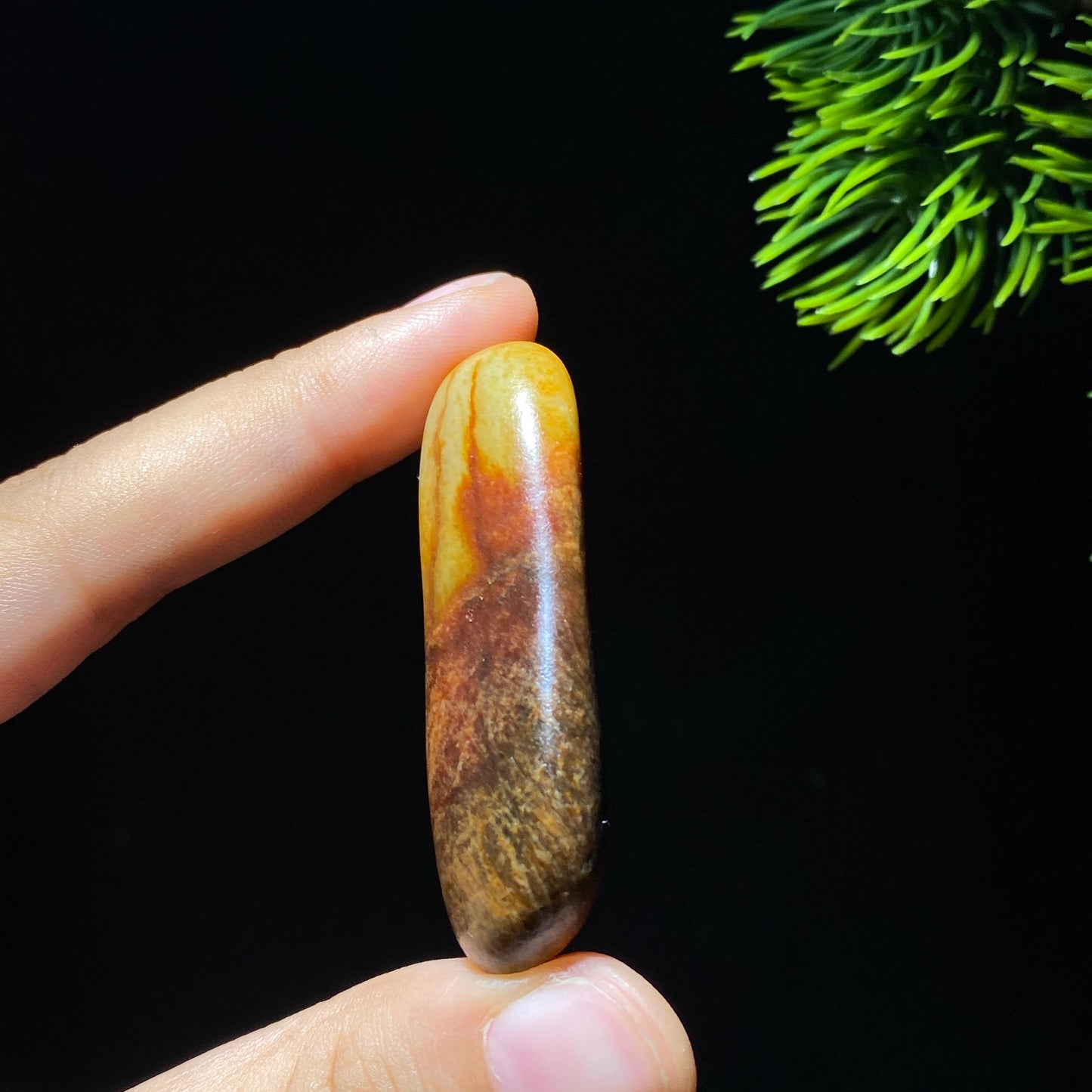 和田玉红沁籽料原石（31.4g）