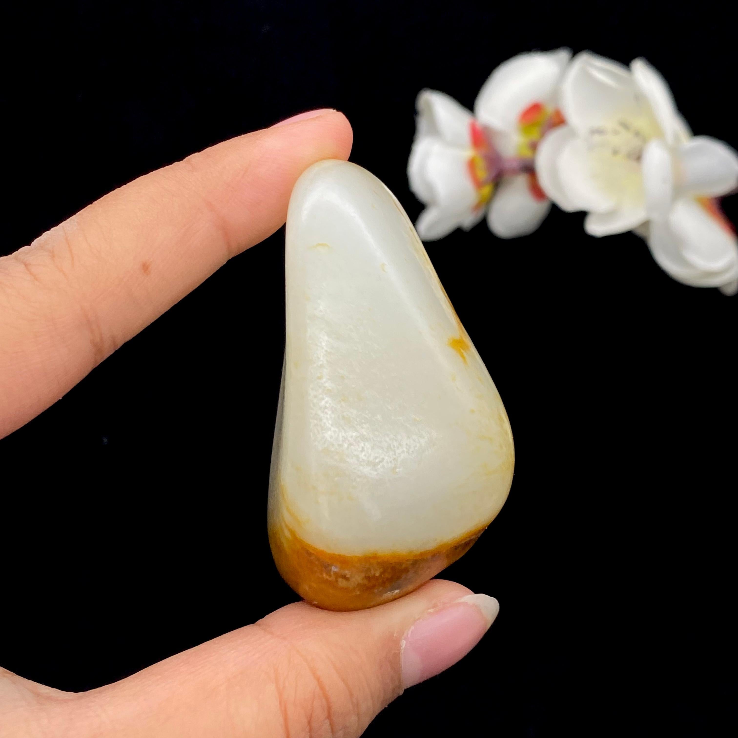 和田玉聚红皮籽料大挂件（75.5g）