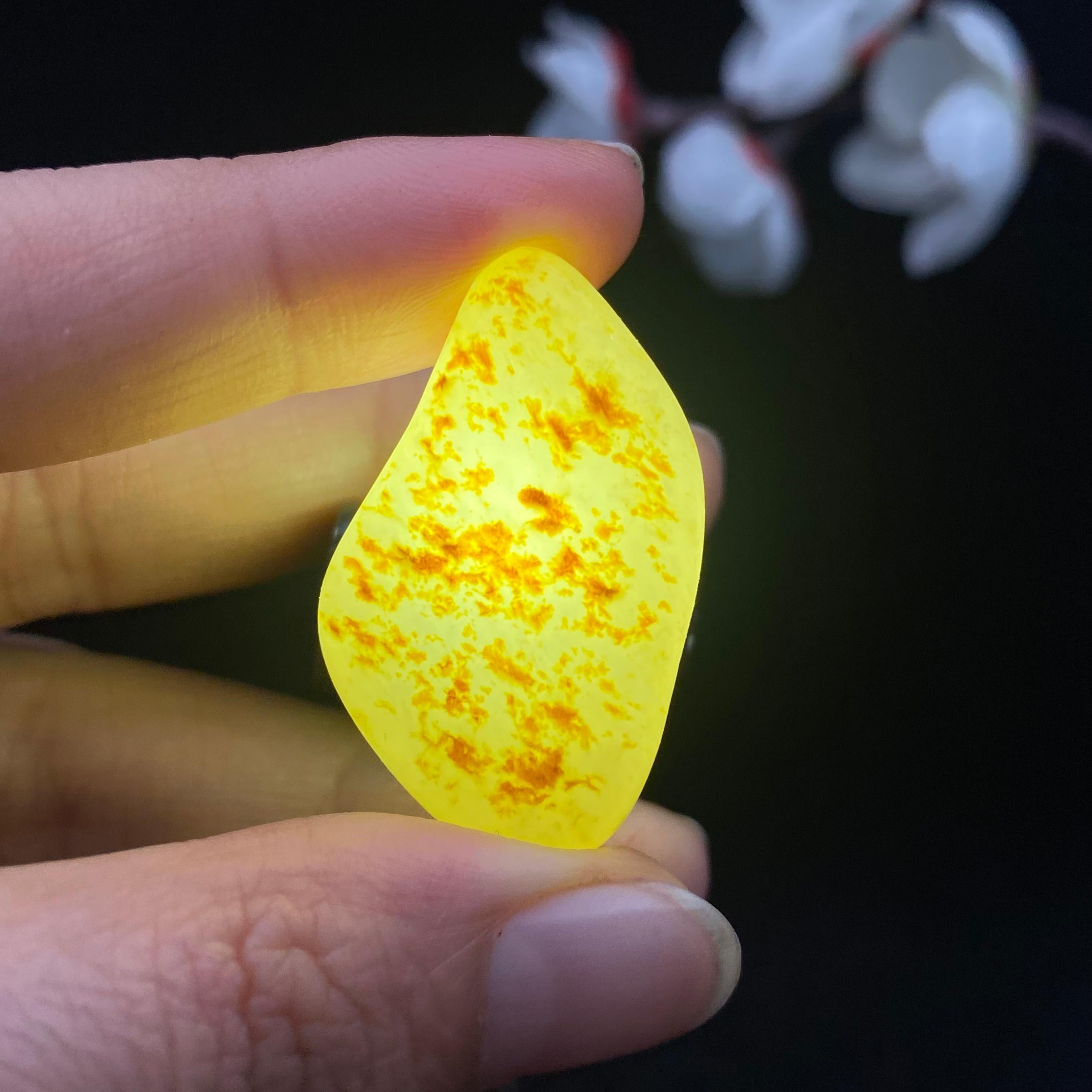 和田玉洒红皮籽料吊坠籽（14.3g）