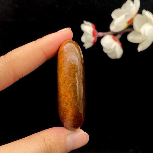 和田玉红沁皮籽料原石（49.2g）