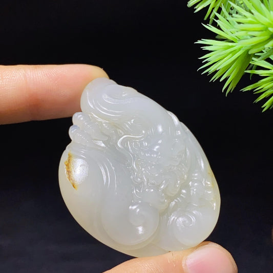 和田玉籽料龙行天下挂件（34.3g）