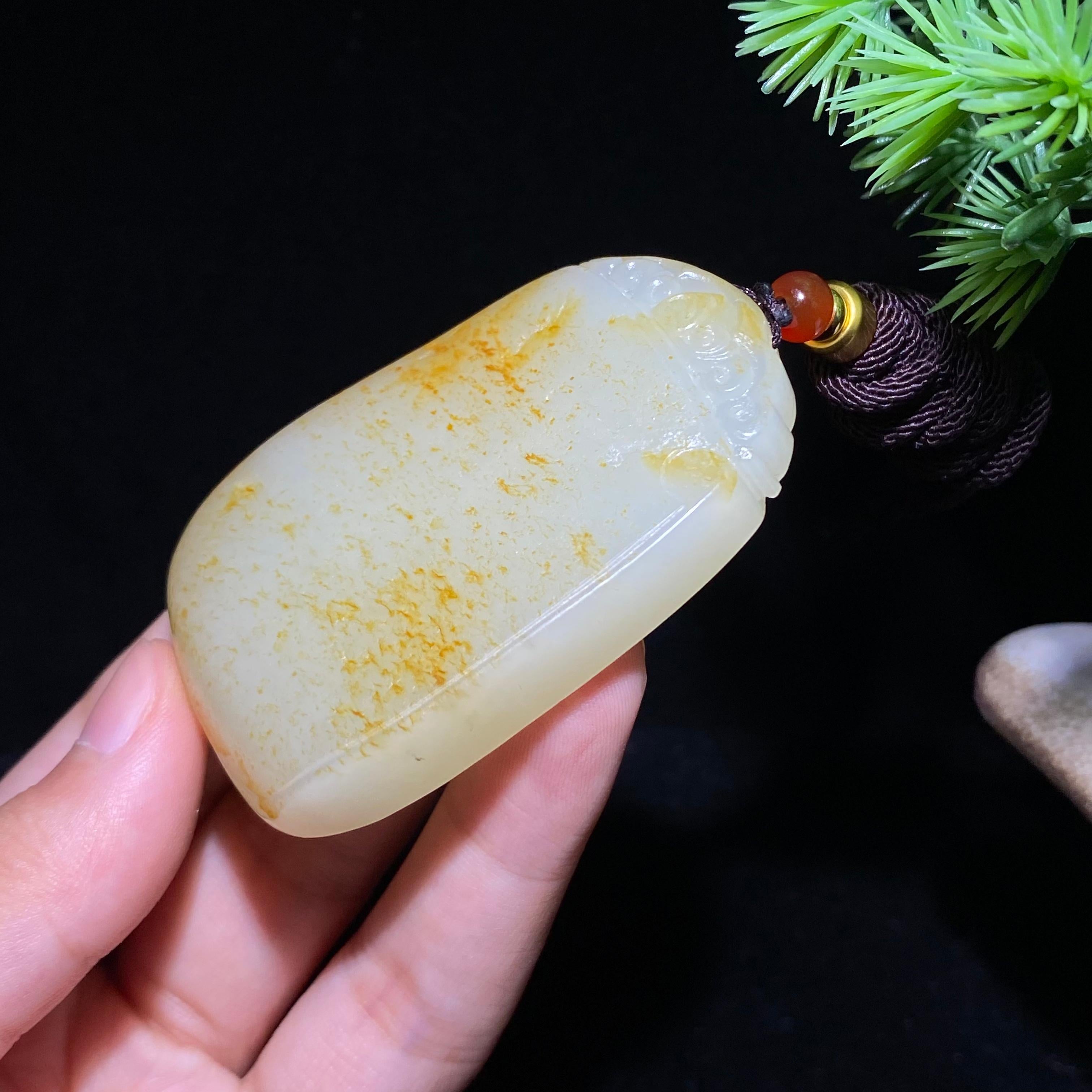 和田玉籽料无事牌（65.8g）