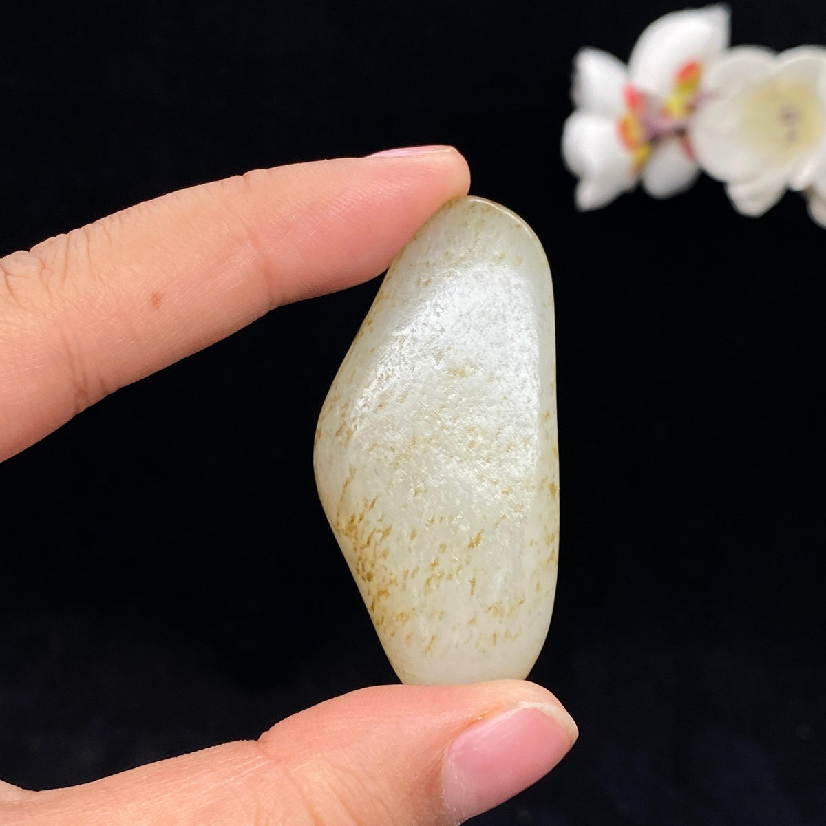 和田玉秋梨皮籽料挂件（27.2g）