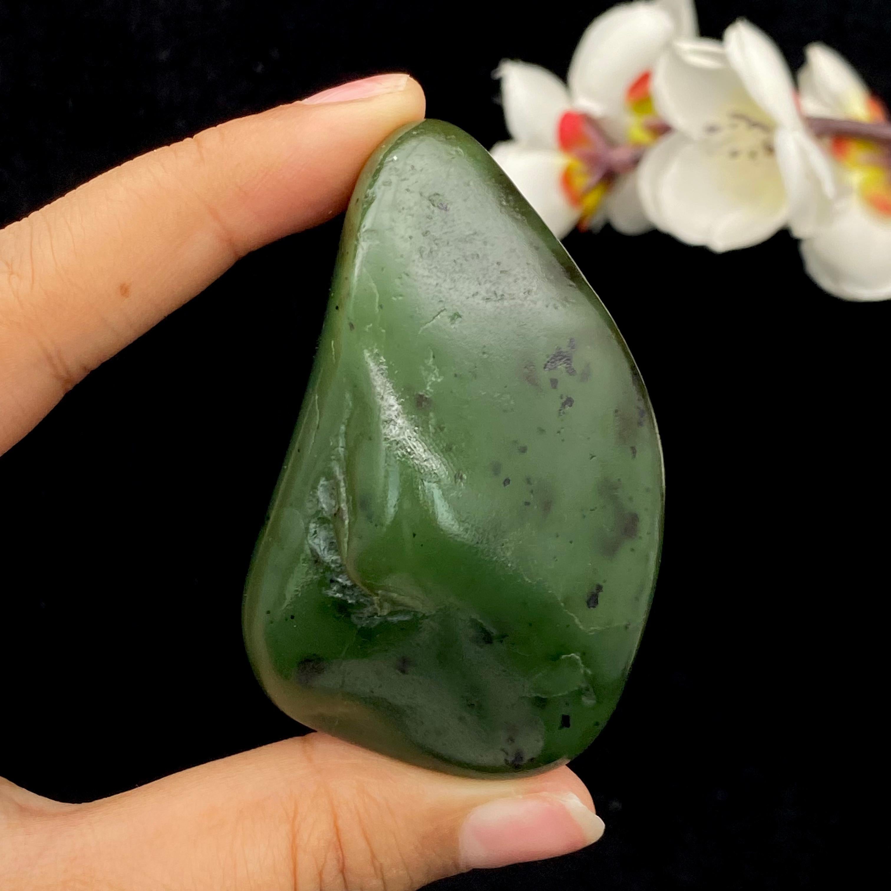 和田玉碧玉籽料原石（94.6g） – 厚德载玉