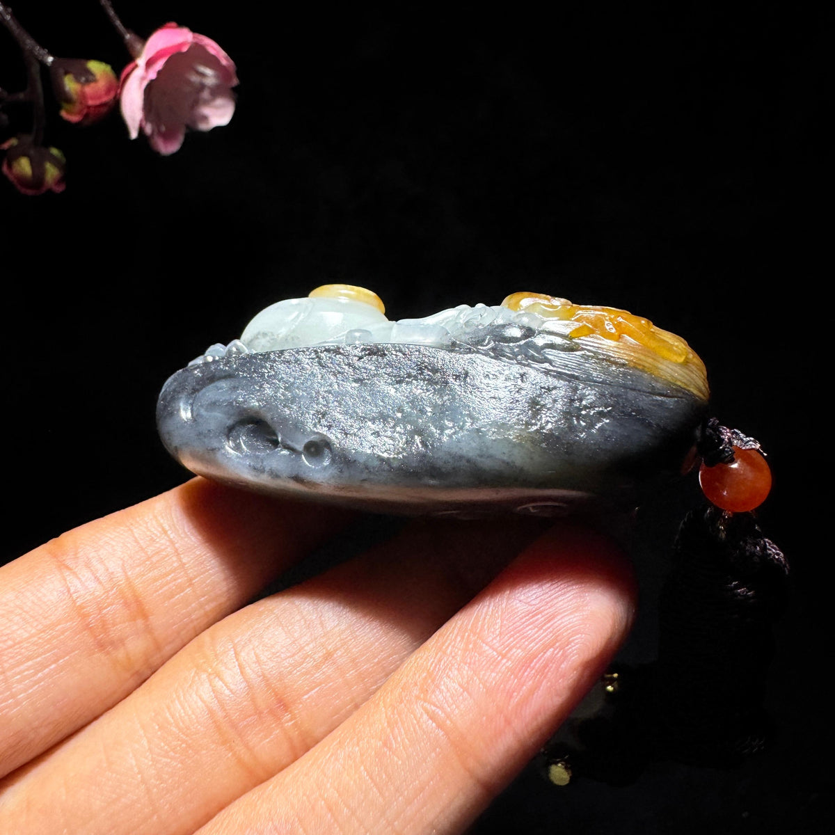 和田玉籽料青花龙行天下（58.0g）