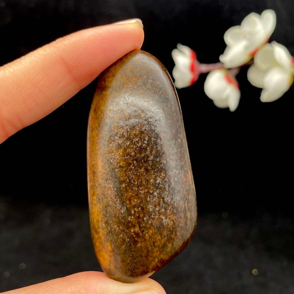 和田玉秋梨皮籽料手把件（47.3g）