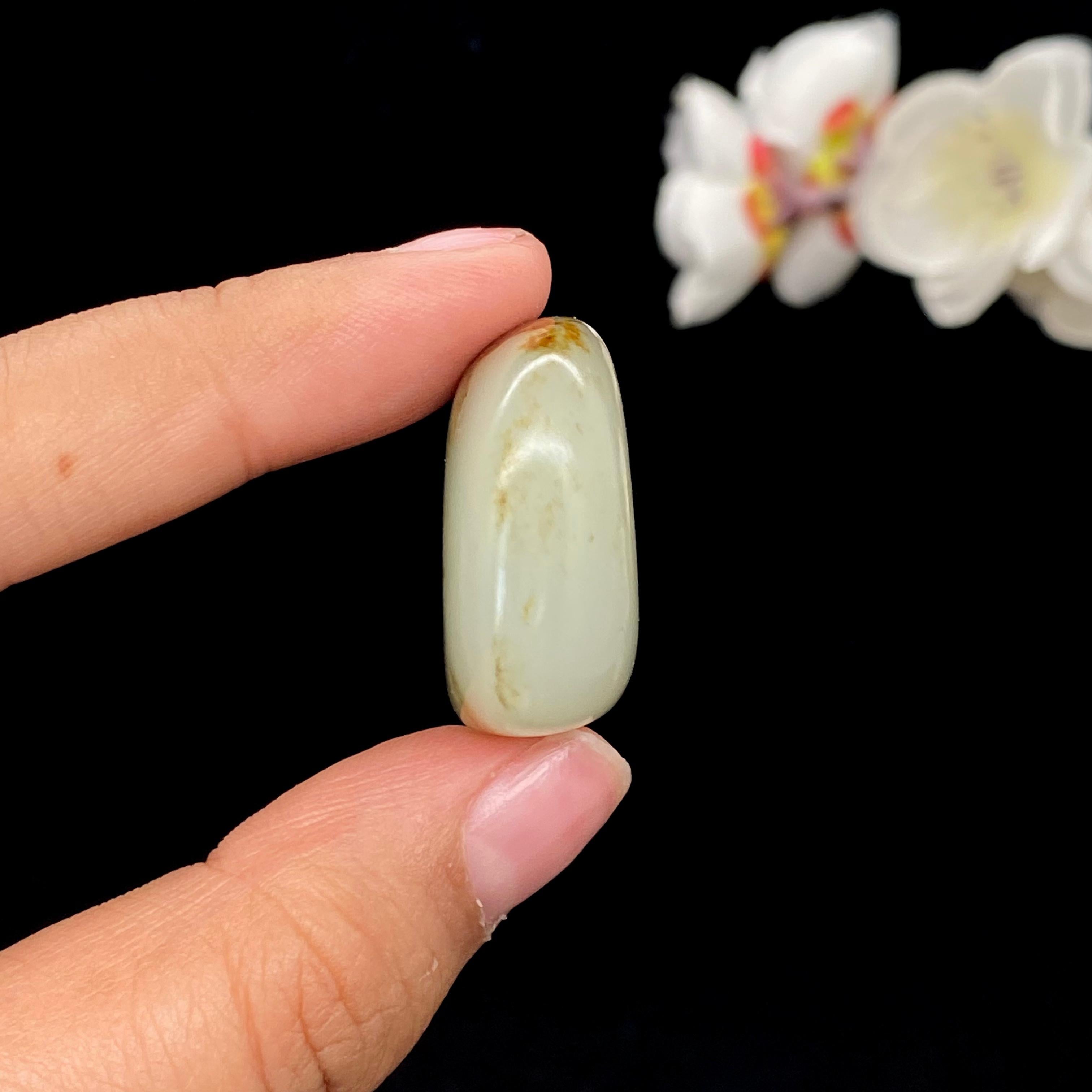 和田玉秋梨皮籽料挂件（20.3g）
