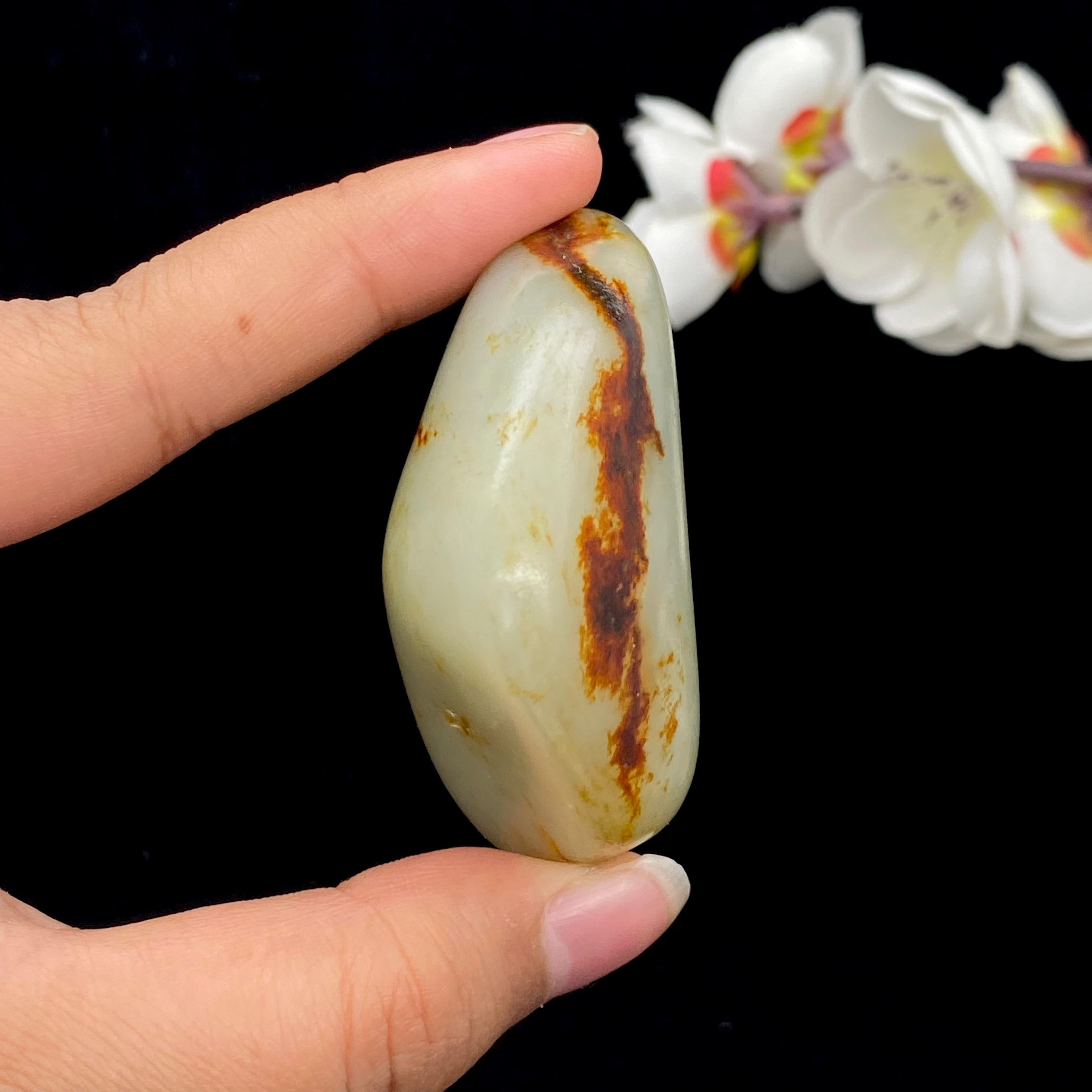 和田玉红皮籽料手把件（75.1g）
