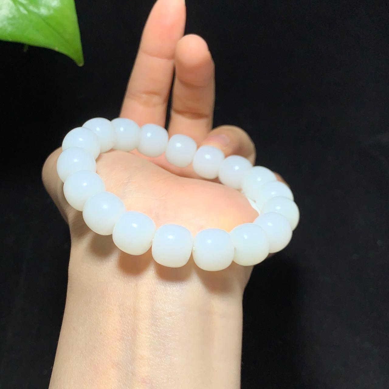 收藏级和田山料羊脂白玉老型珠手串（52.4g）