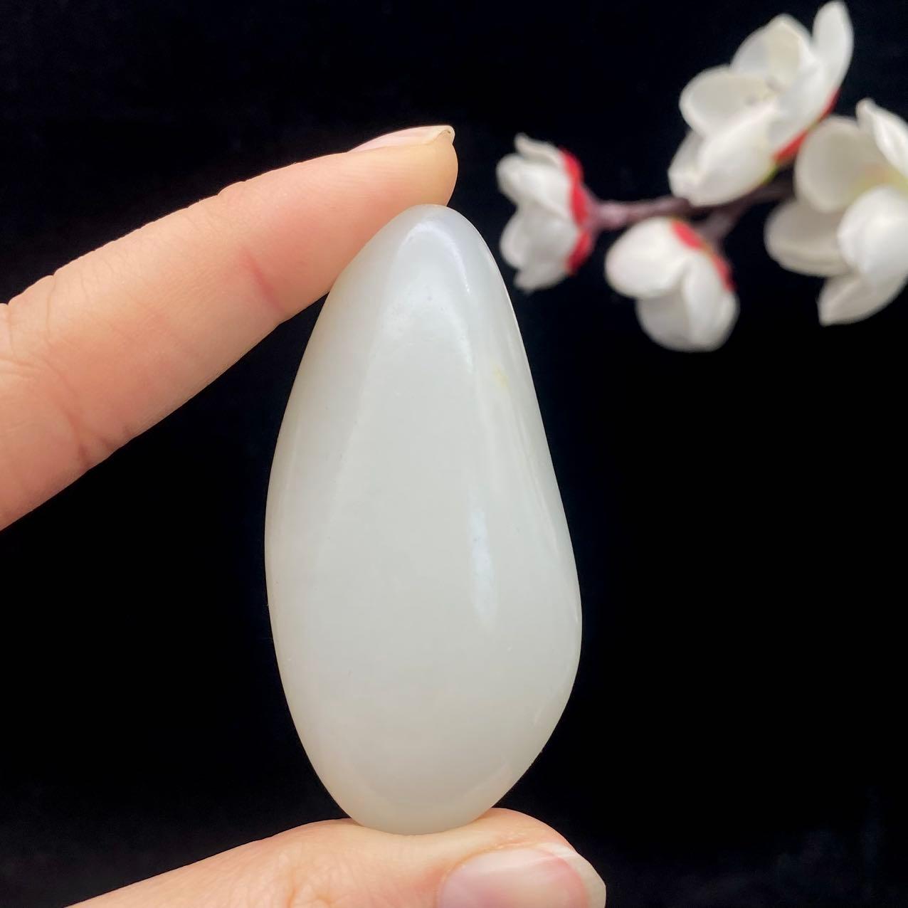 和田玉黄皮籽料（6.2g） – 厚德载玉