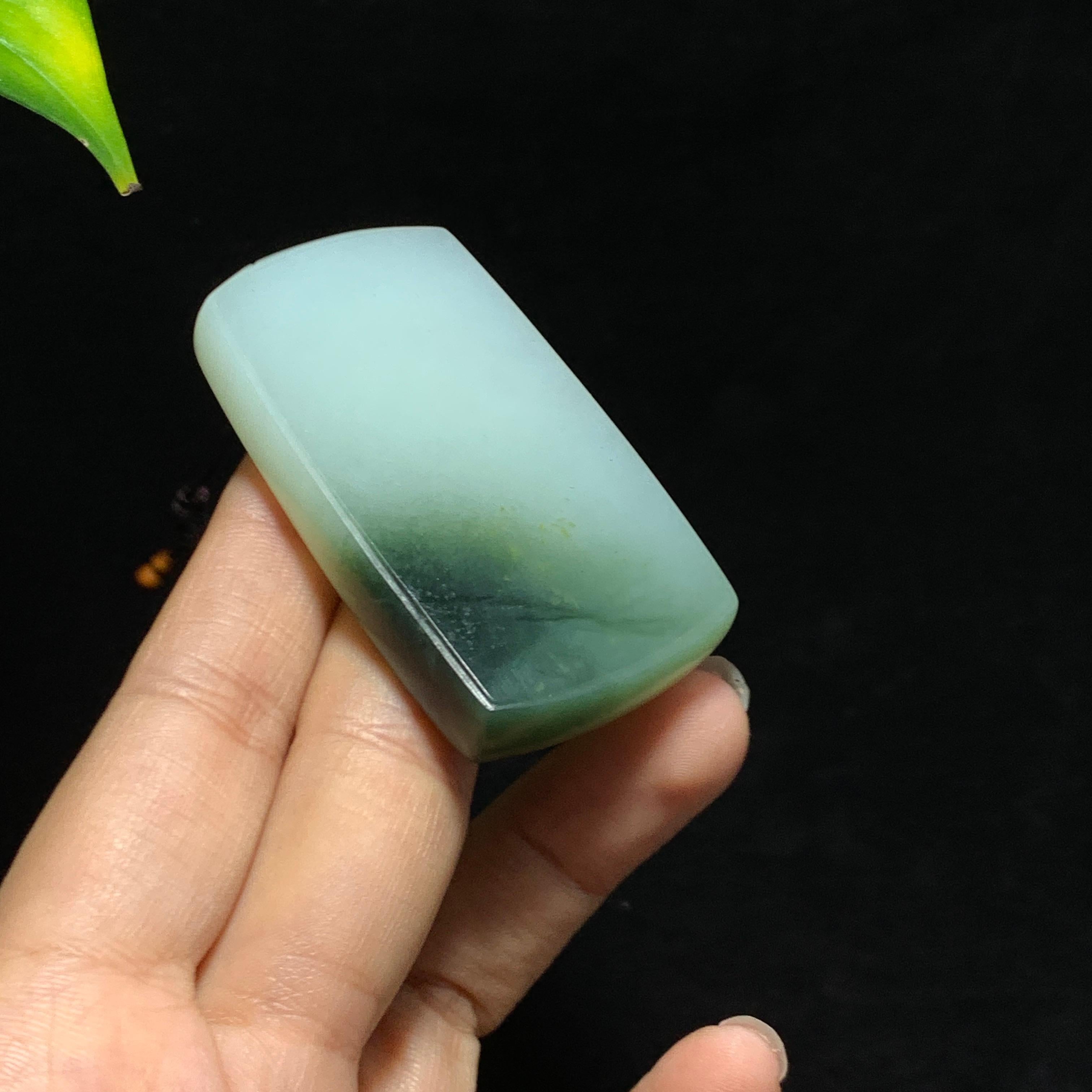和田山料白玉带翠无事牌挂件（50.9g）