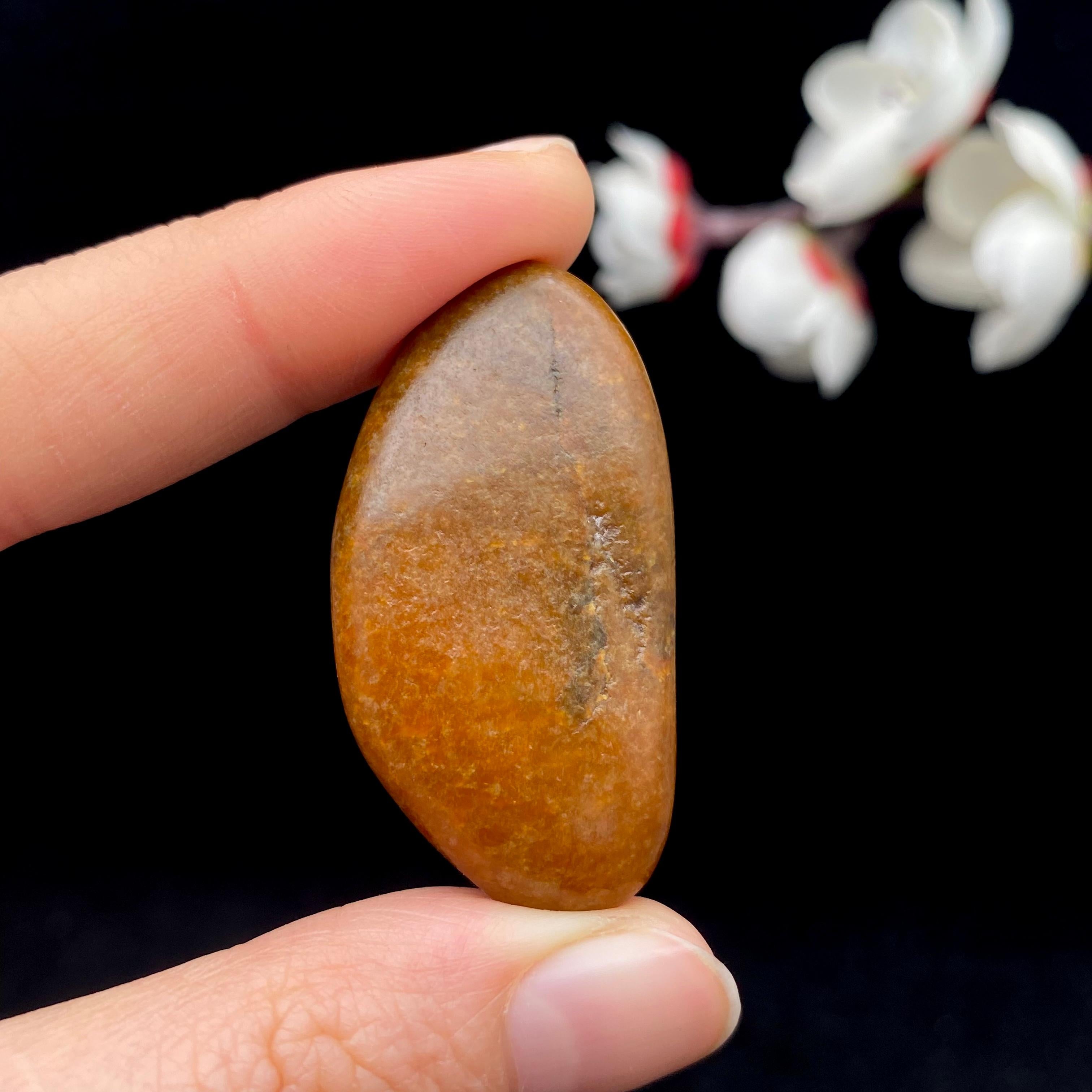 和田玉黄沁皮籽料（16g）