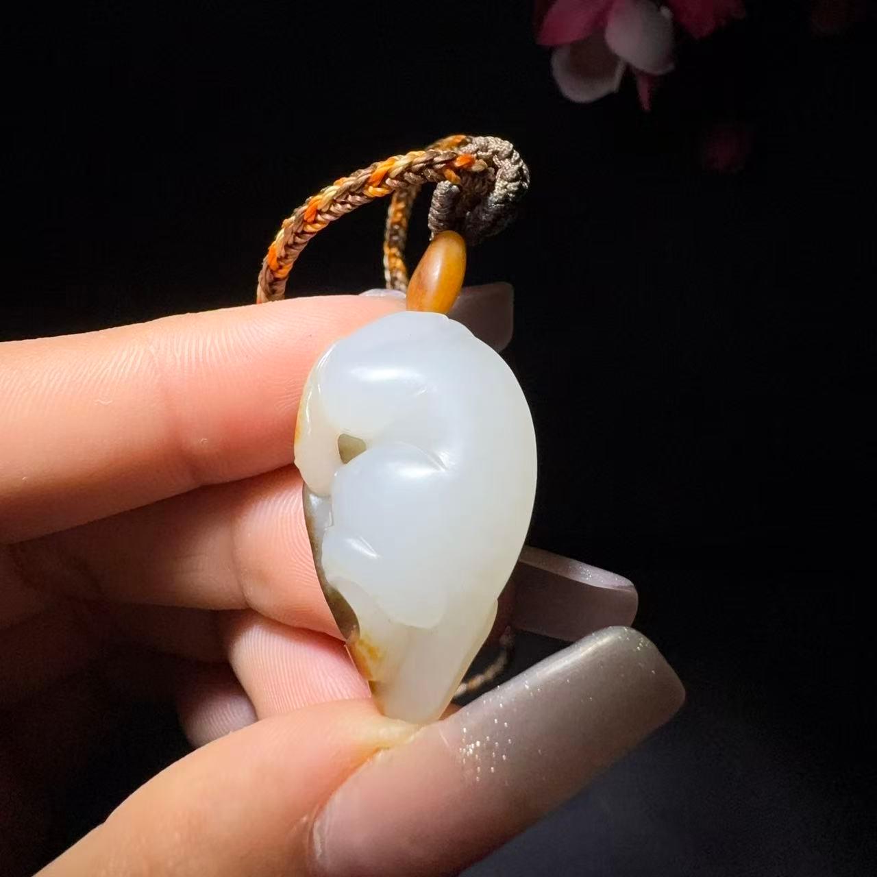 和田玉籽料挂件猴子（14.2g）