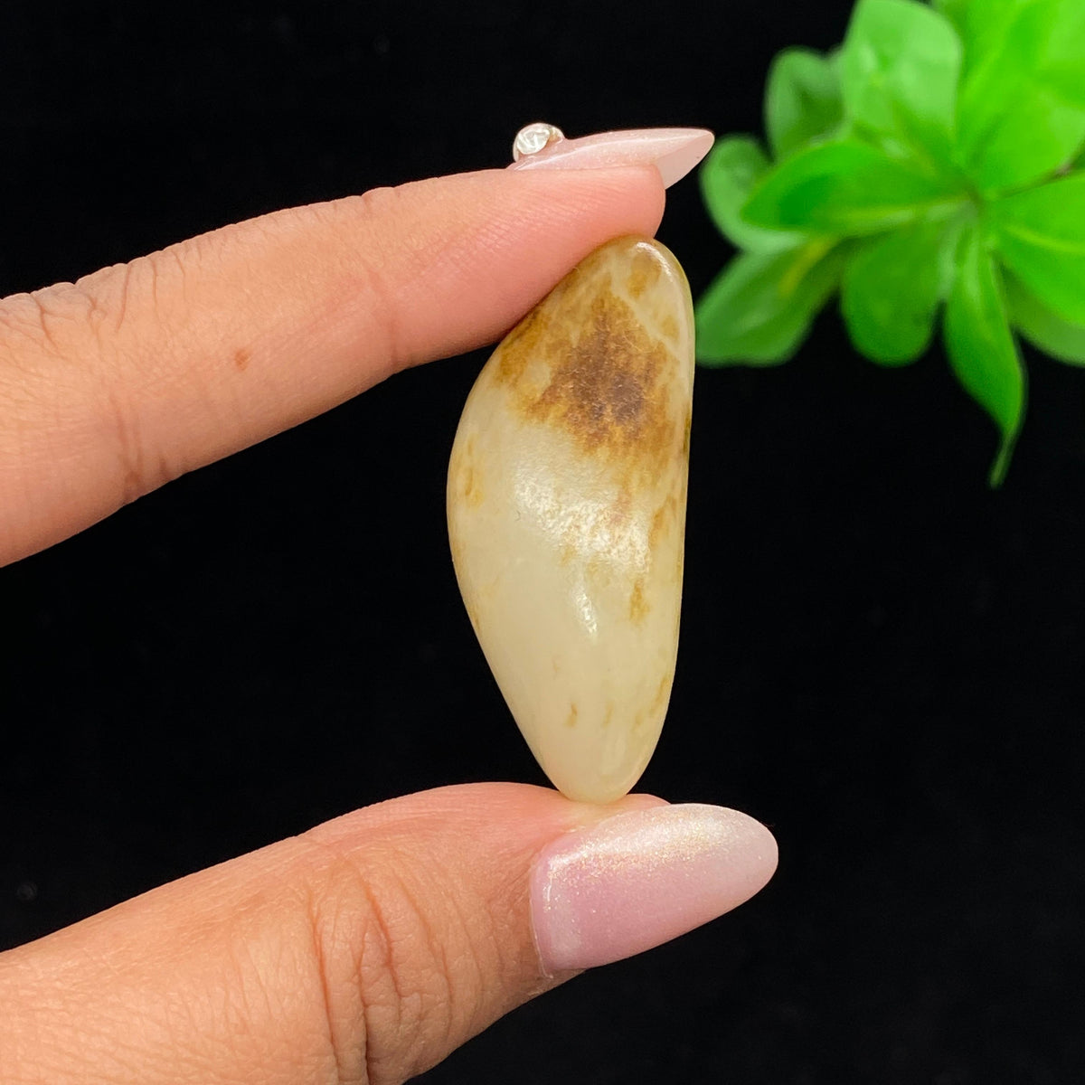 和田玉秋梨皮籽料挂件（22.6g）