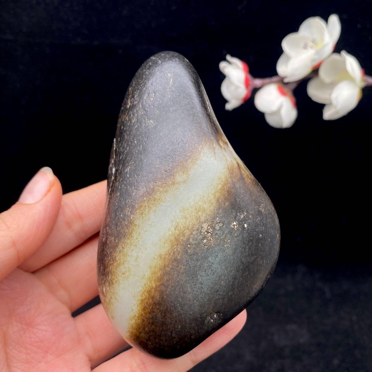 和田玉聚黑皮籽料（295.9g）