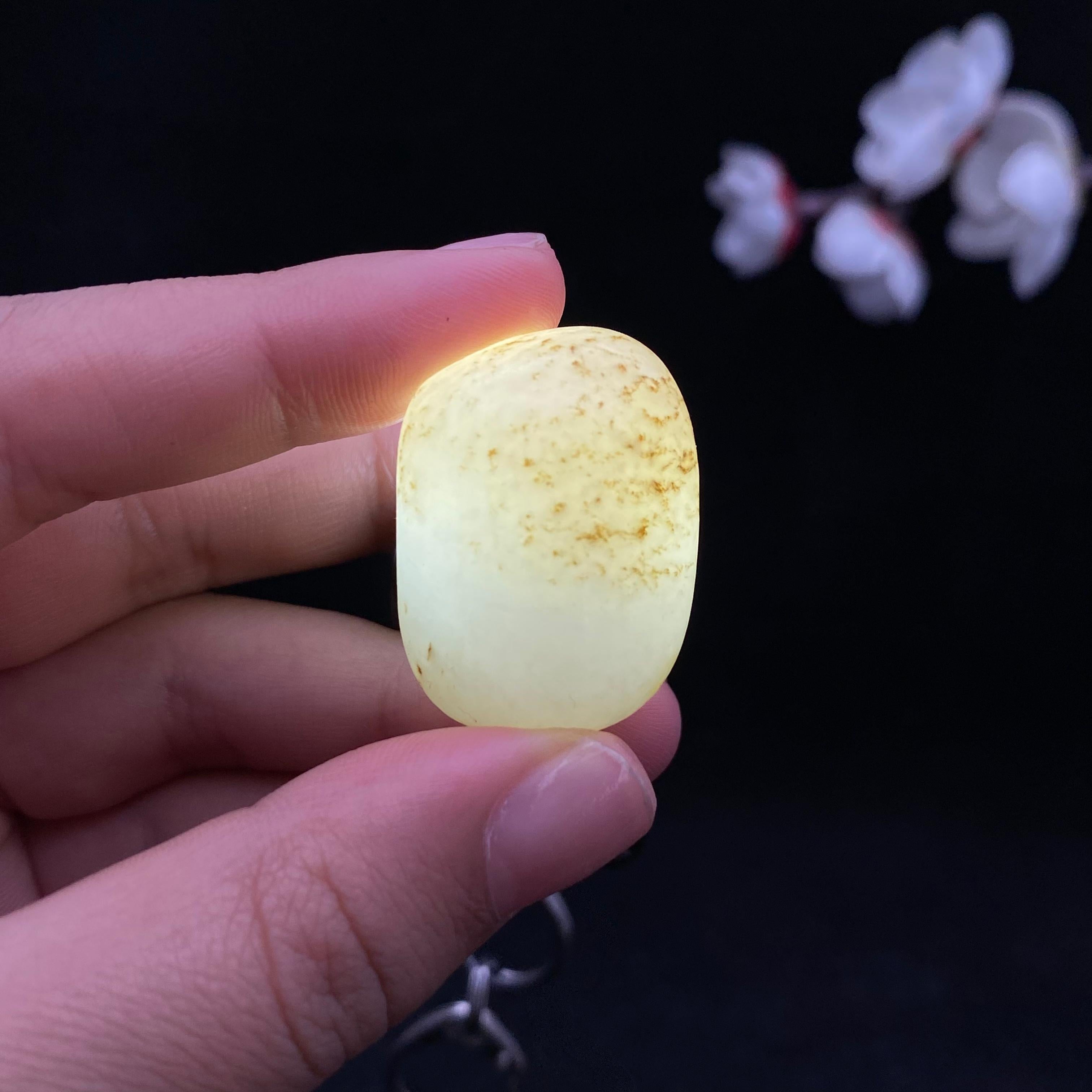 和田玉秋梨皮籽料吊坠籽（19.5g）