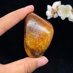 和田玉红沁皮籽料手把件（108.8g）