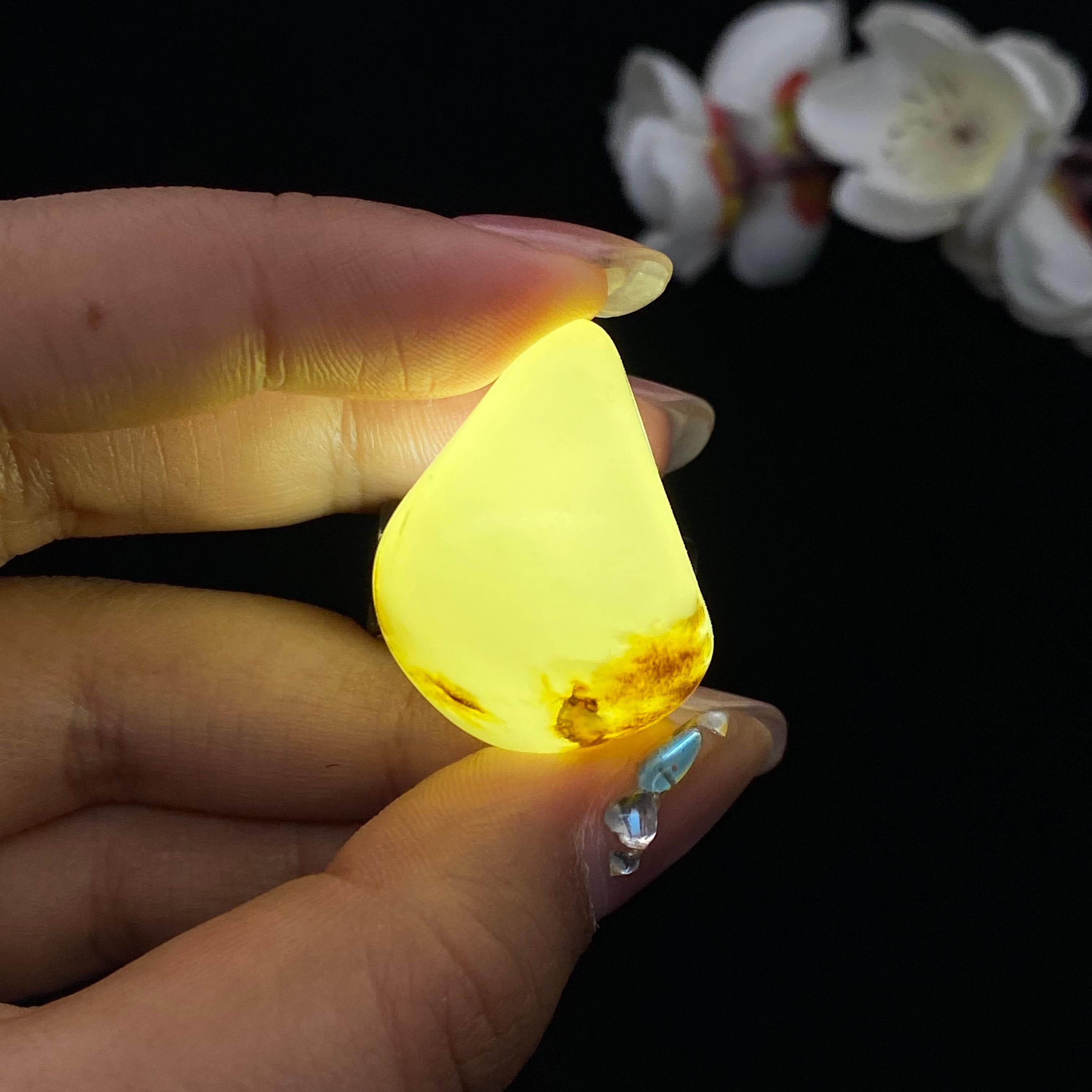 和田玉秋梨皮籽料挂件（18g）