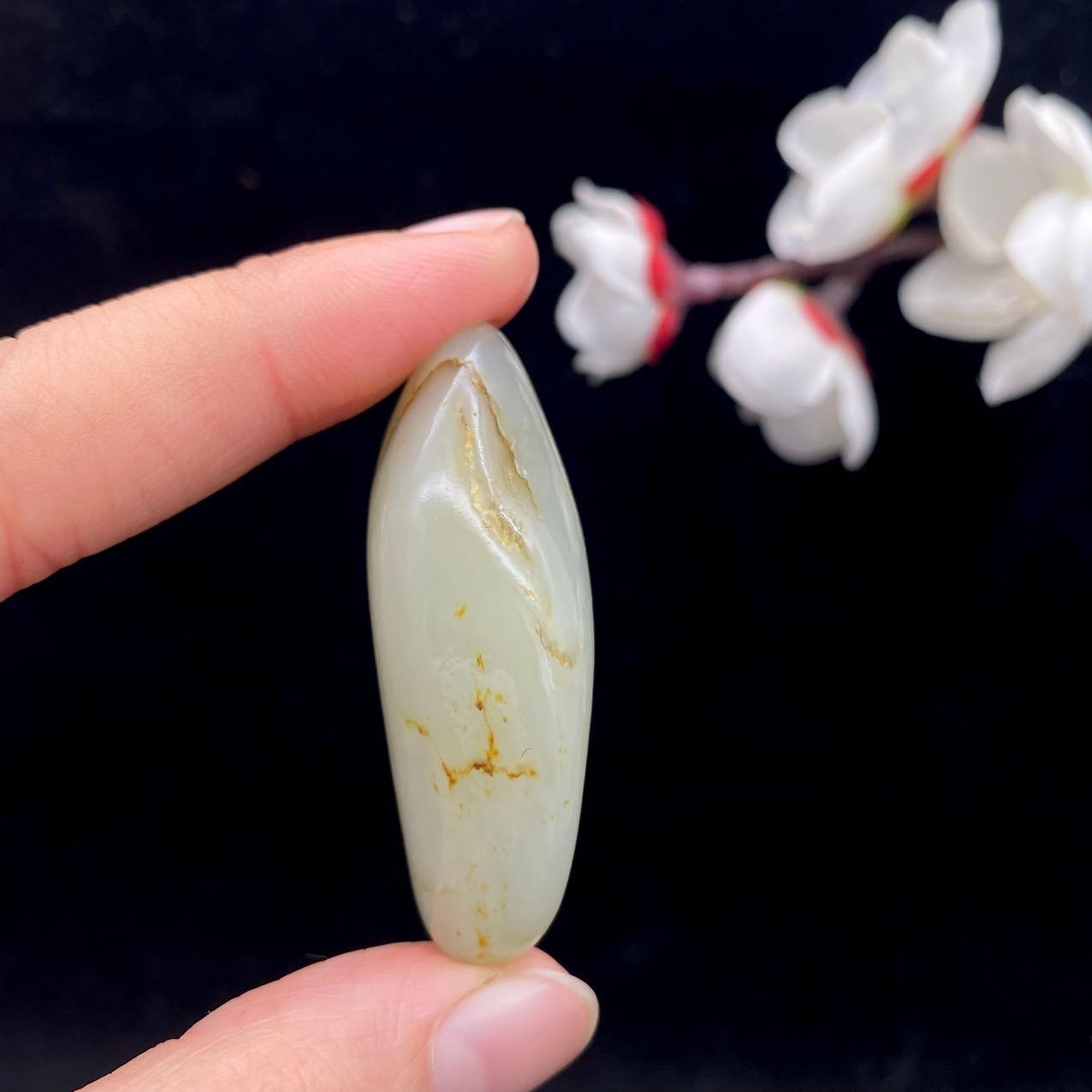 【超值推荐】和田玉黄皮籽料原石（24.1g）