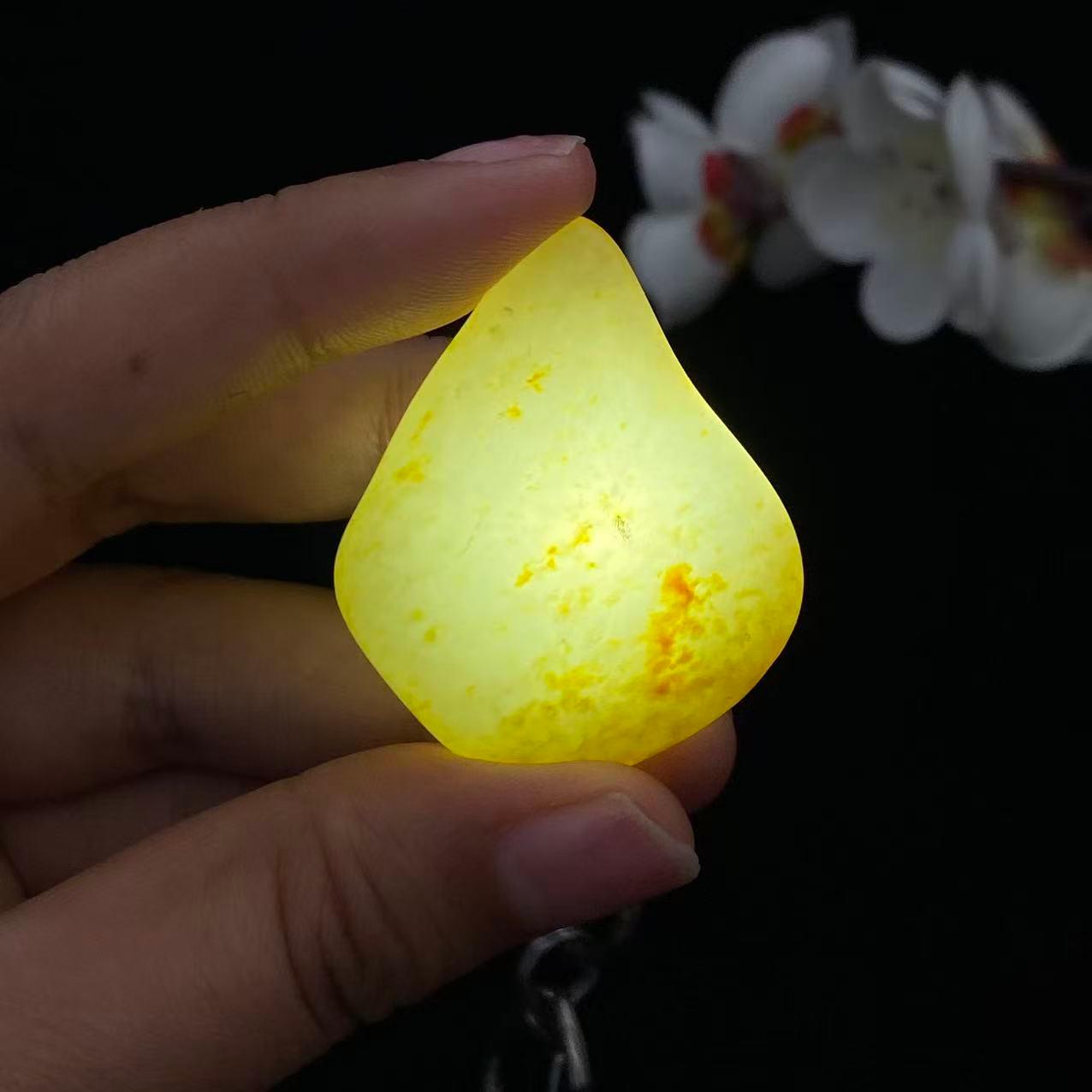 和田玉洒金皮籽料挂件（22.1g）