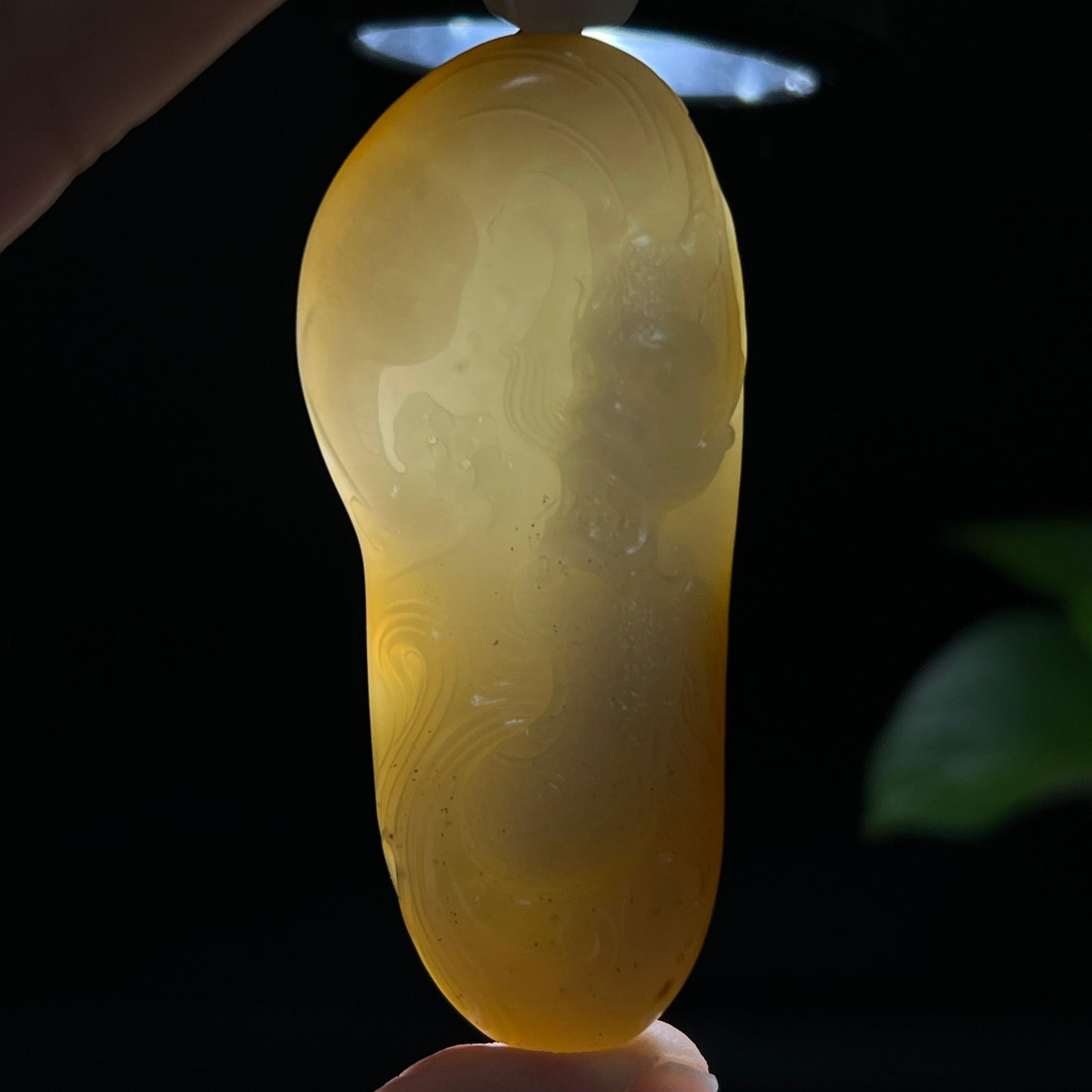 和田玉籽料洒金皮龙挂件（47.2g）