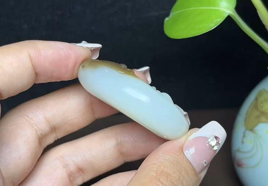 新疆和田玉且末糖白羊脂玉佛公（31.4g）