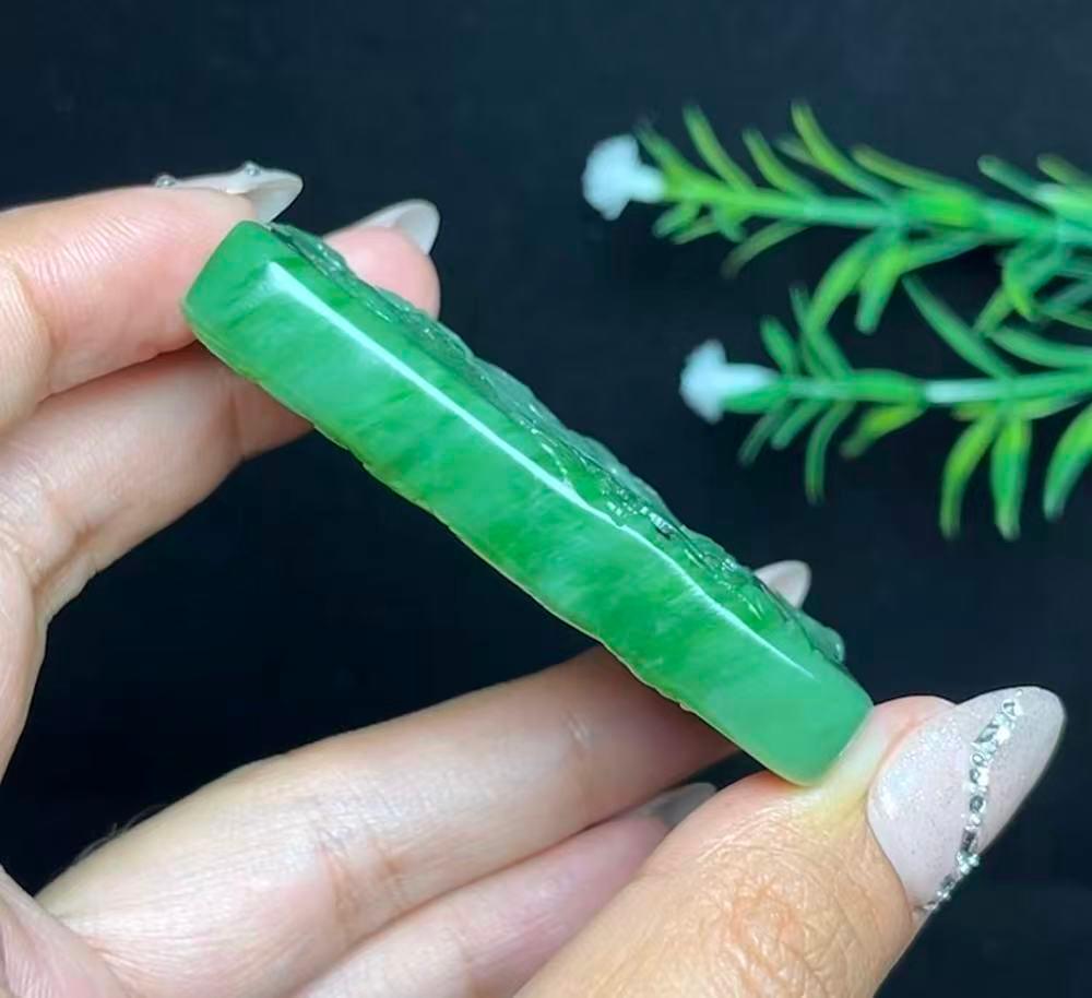 和田玉碧玉双色山水大势至菩萨（65.2g）