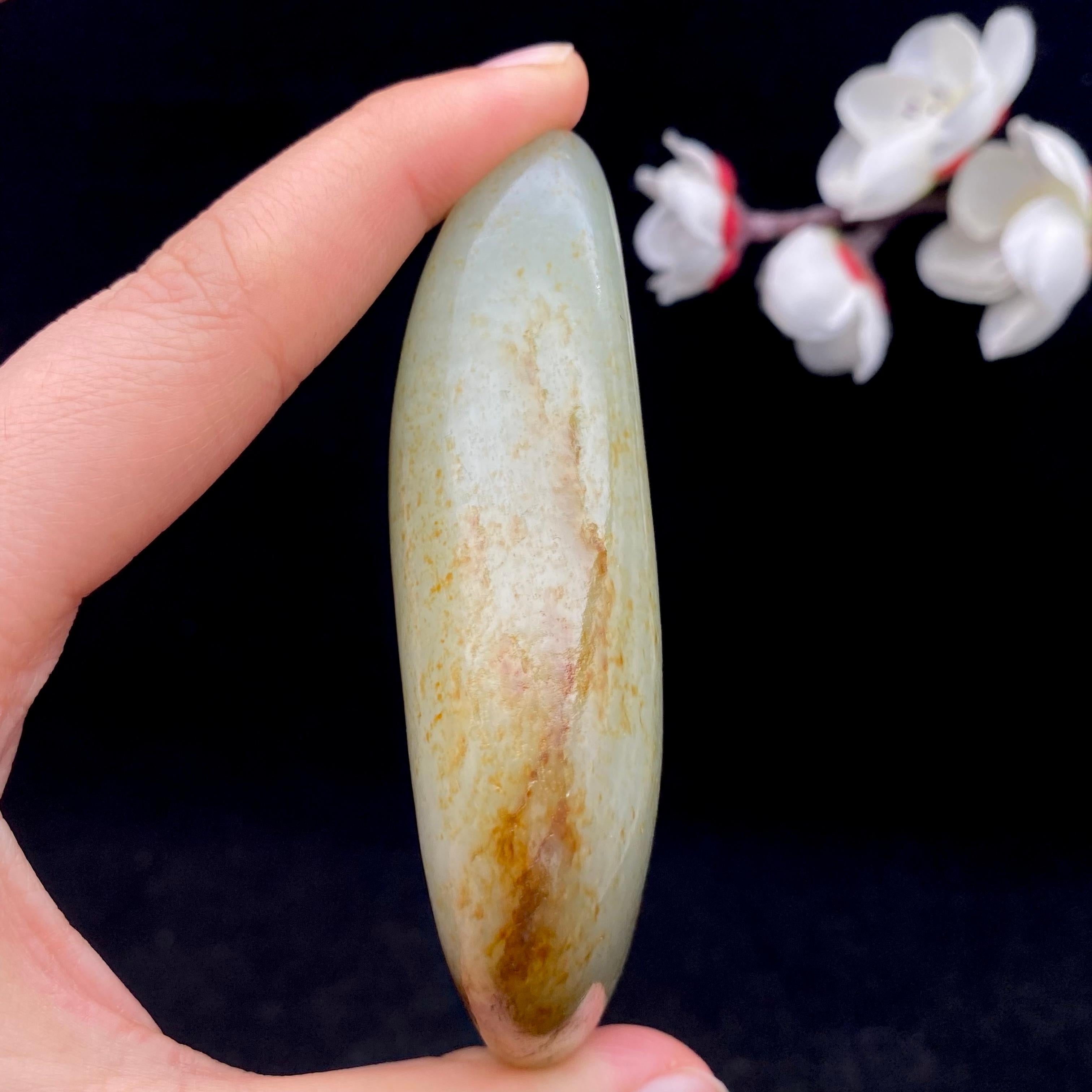 和田玉聚黄皮籽料手把件（148.2g）