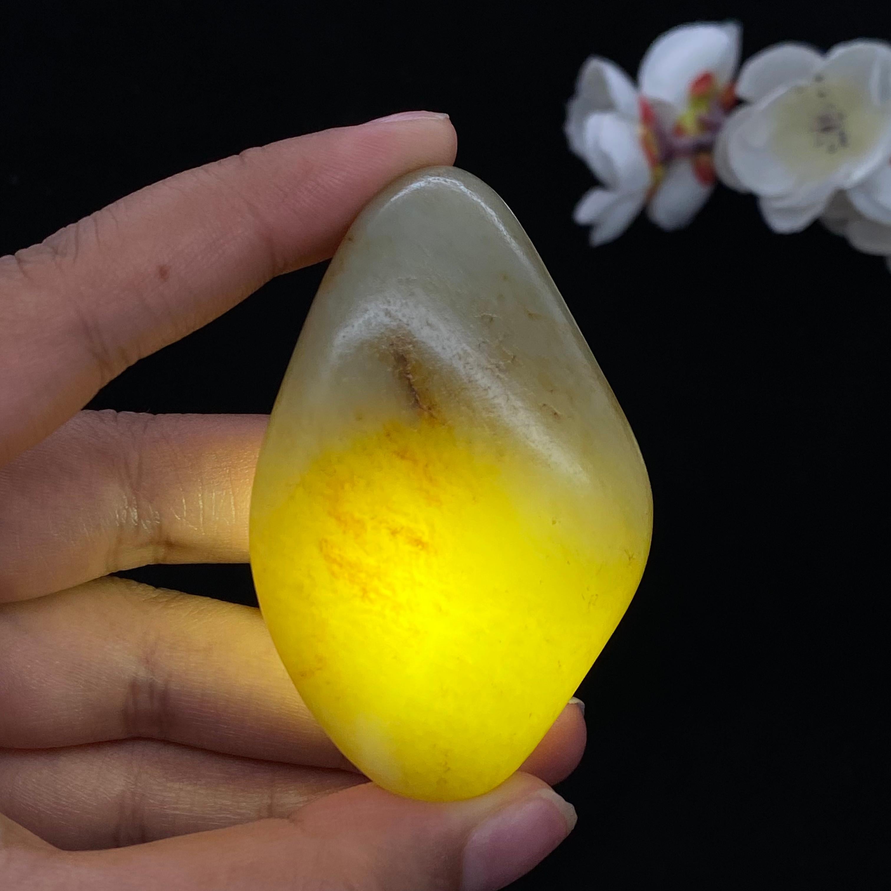 和田玉洒金皮籽料手把件（81.0g）
