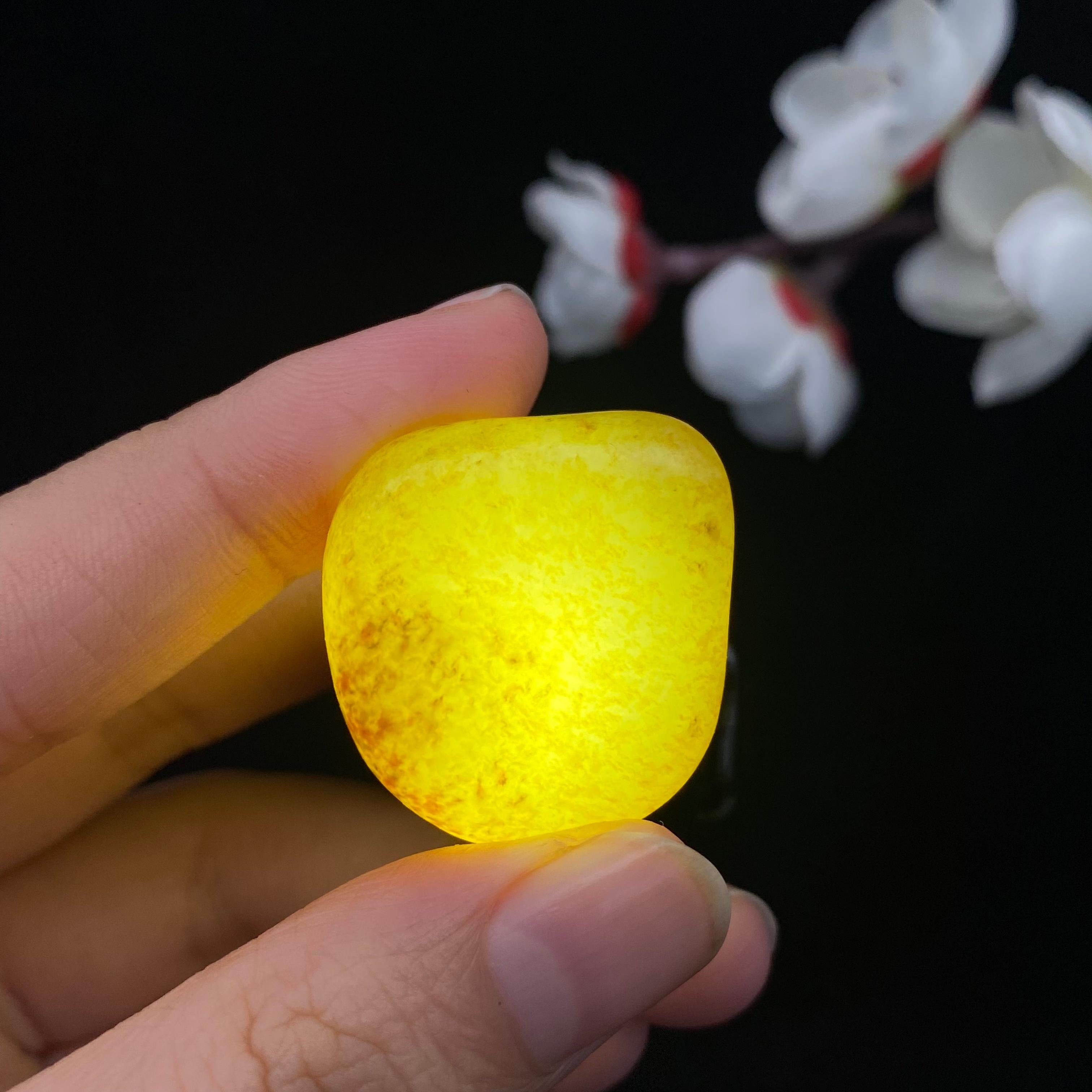和田玉洒金皮籽料原石（15.9g）