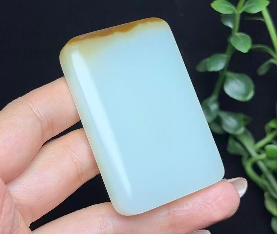 和田玉糖白羊脂玉平安无事牌（80.2g）
