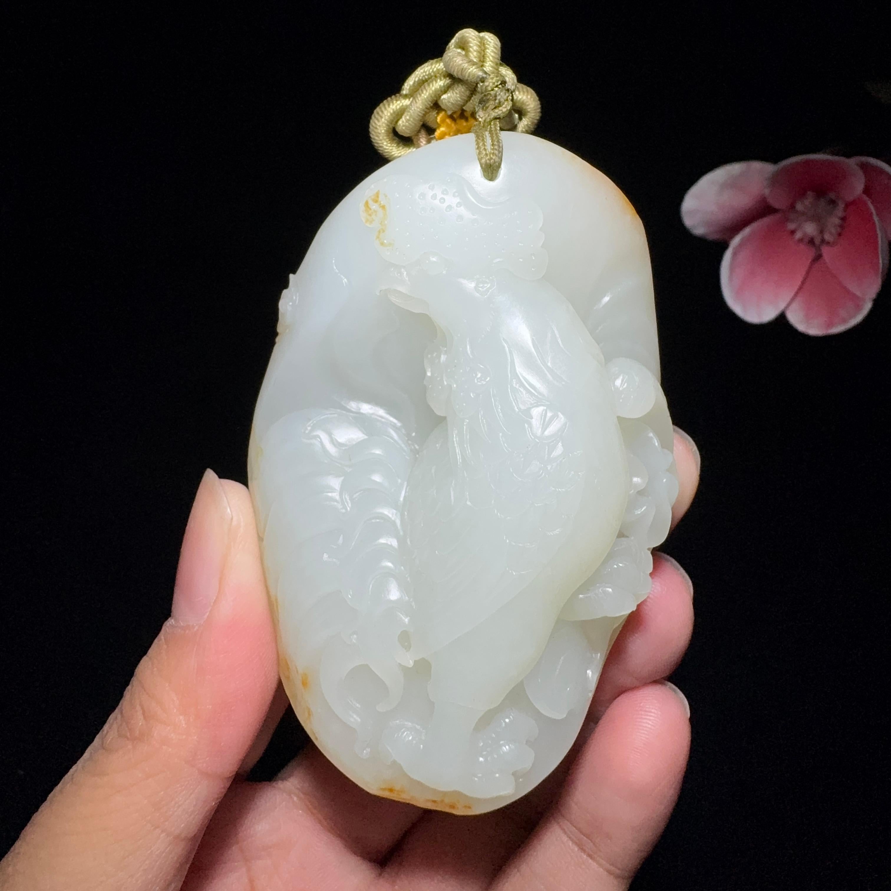 和田玉籽料雄鸡手把件（141.3g）