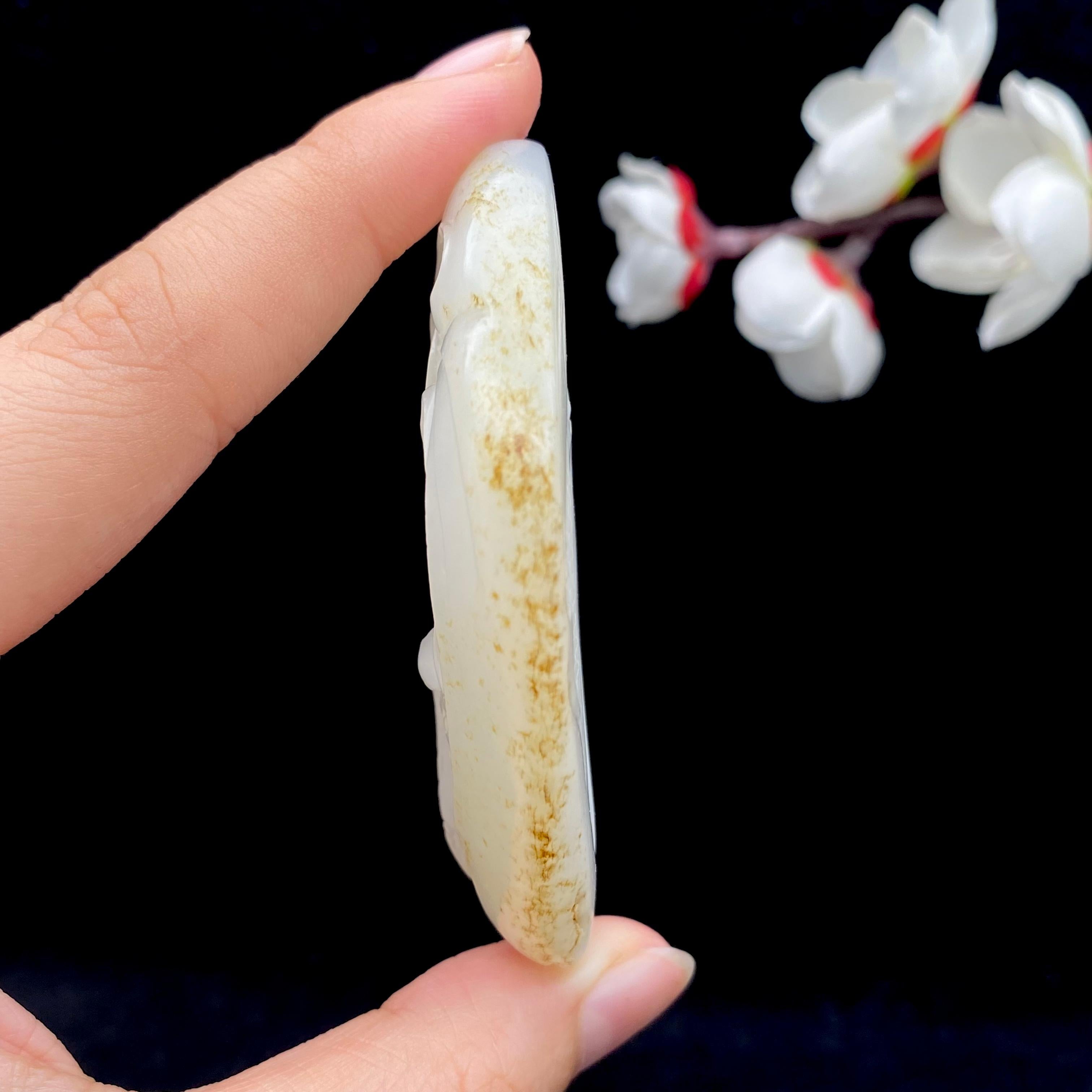 和田玉白玉籽料【关公】（69.4g）