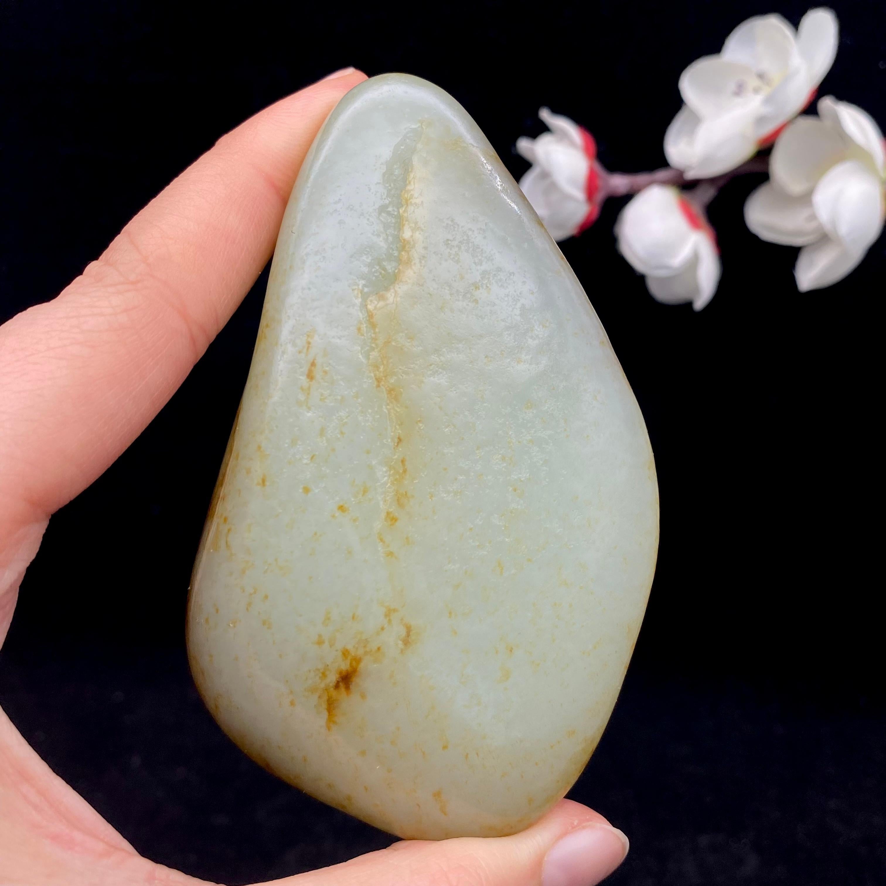 和田玉聚黄皮籽料手把件（148.2g）