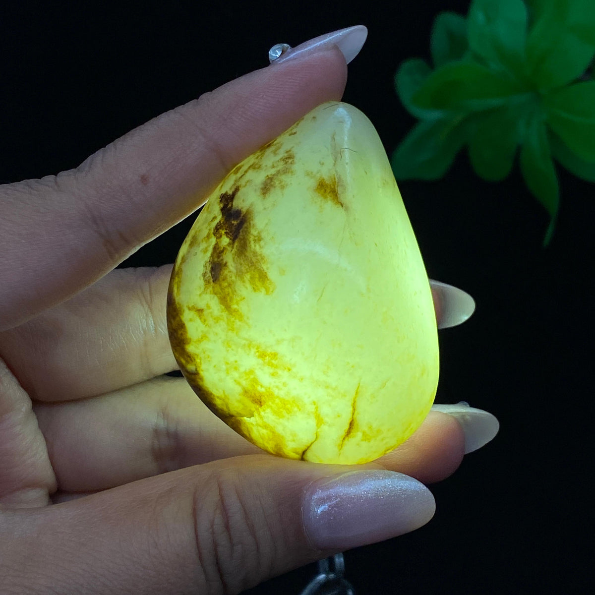 和田玉秋梨皮籽料手把件（67.3g）