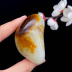 和田玉聚红皮籽料原石（137g）