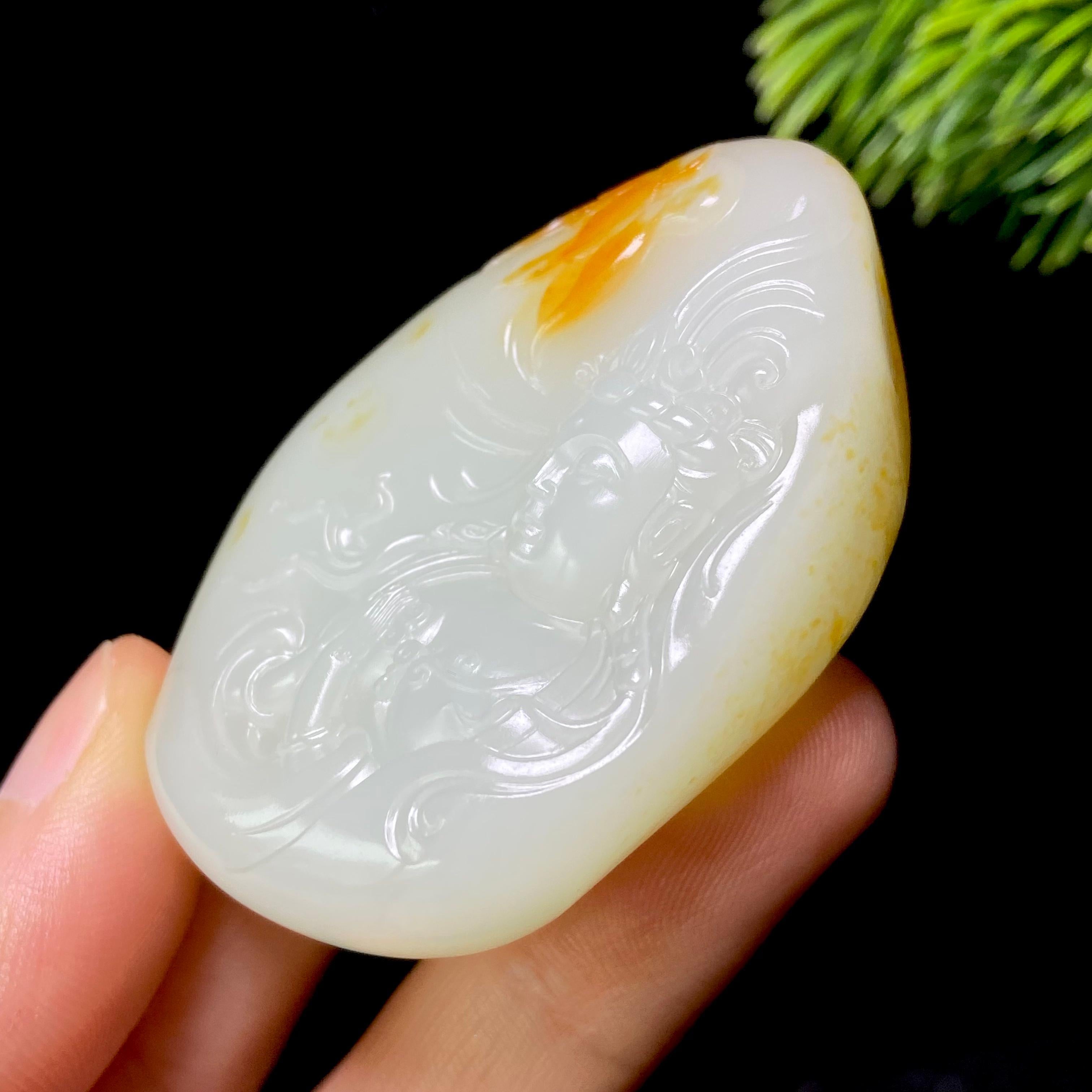 和田玉籽料观音（64.7g）