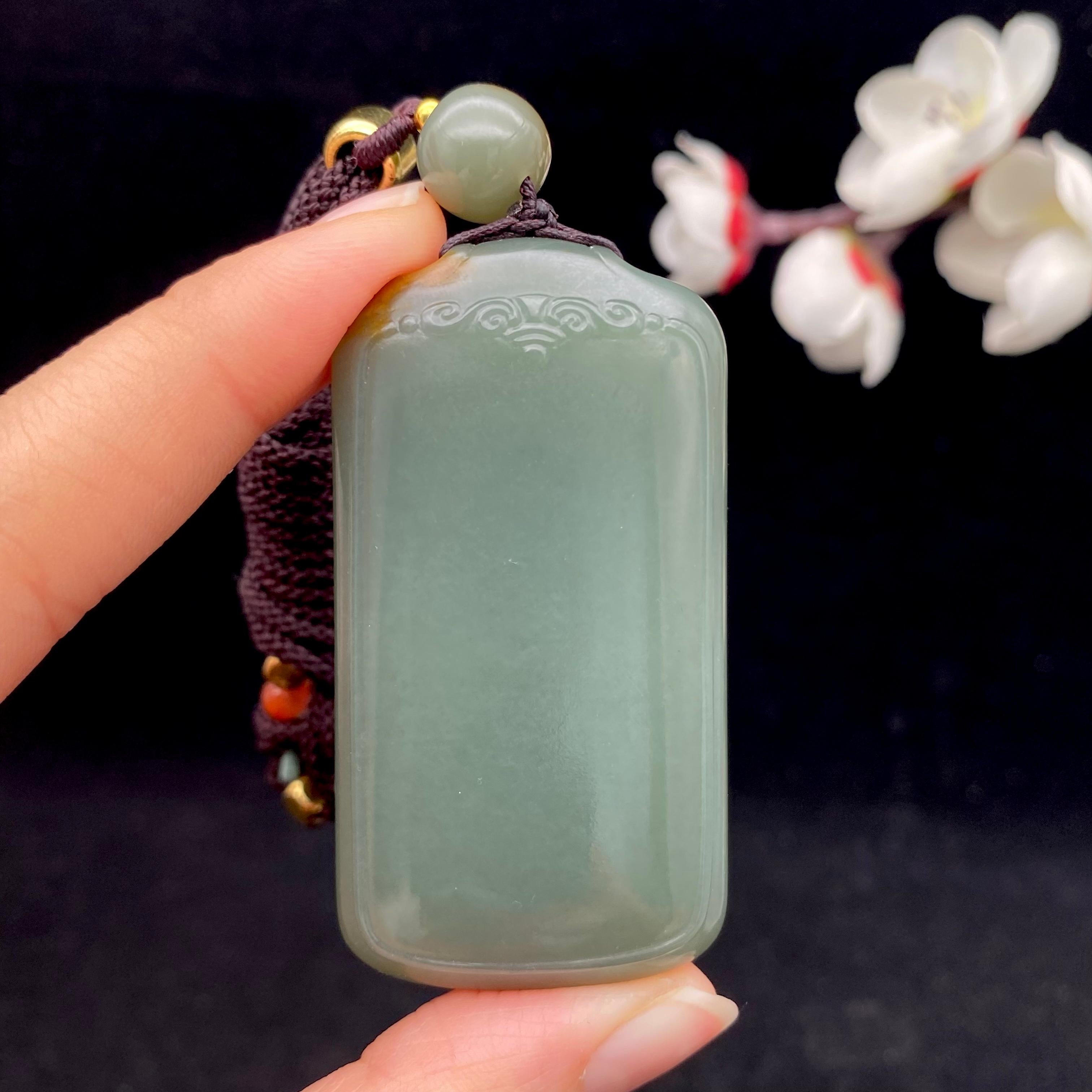 和田玉沙枣青籽料【无事牌】（55.8g）