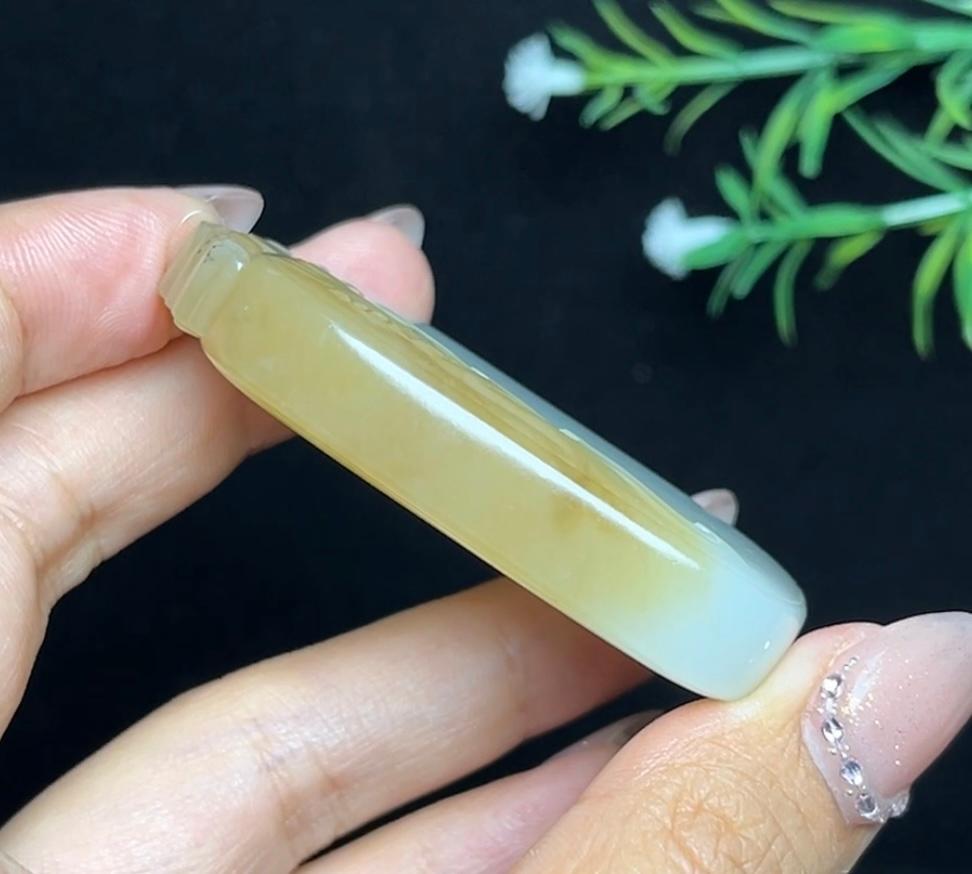 和田玉且末糖白地藏王菩萨平安牌（58.6g）